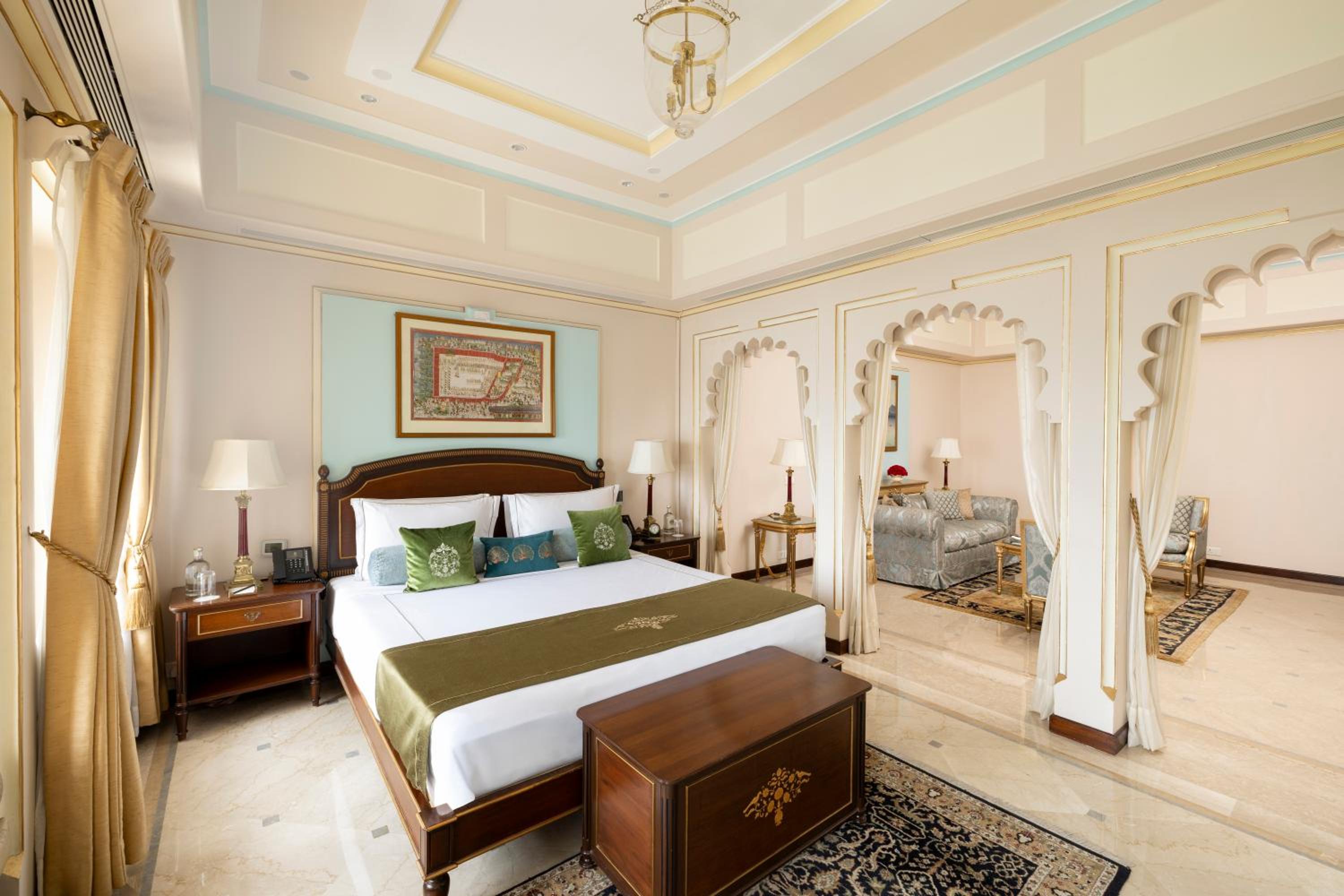 Grand Luxury Suite Courtyard View - Photo 2