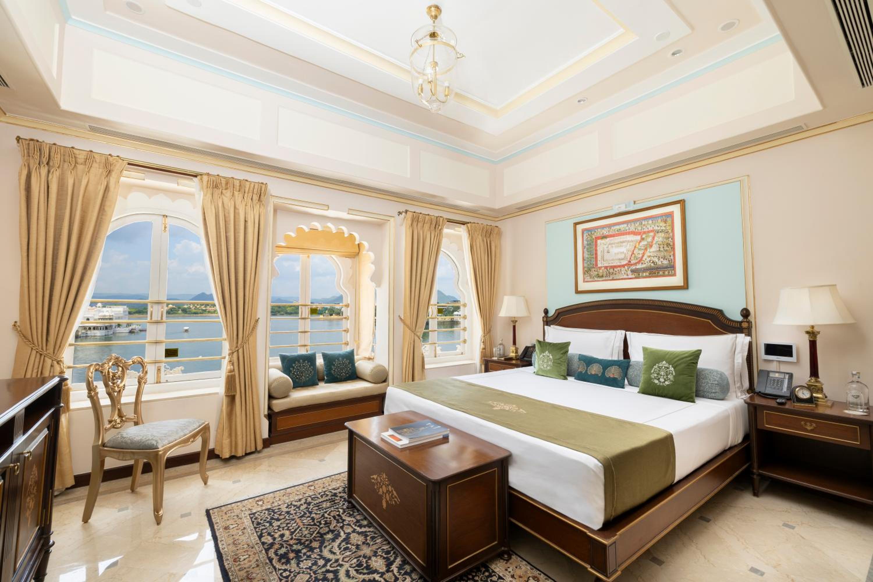 Grand Luxury Suite Courtyard View - Photo 1