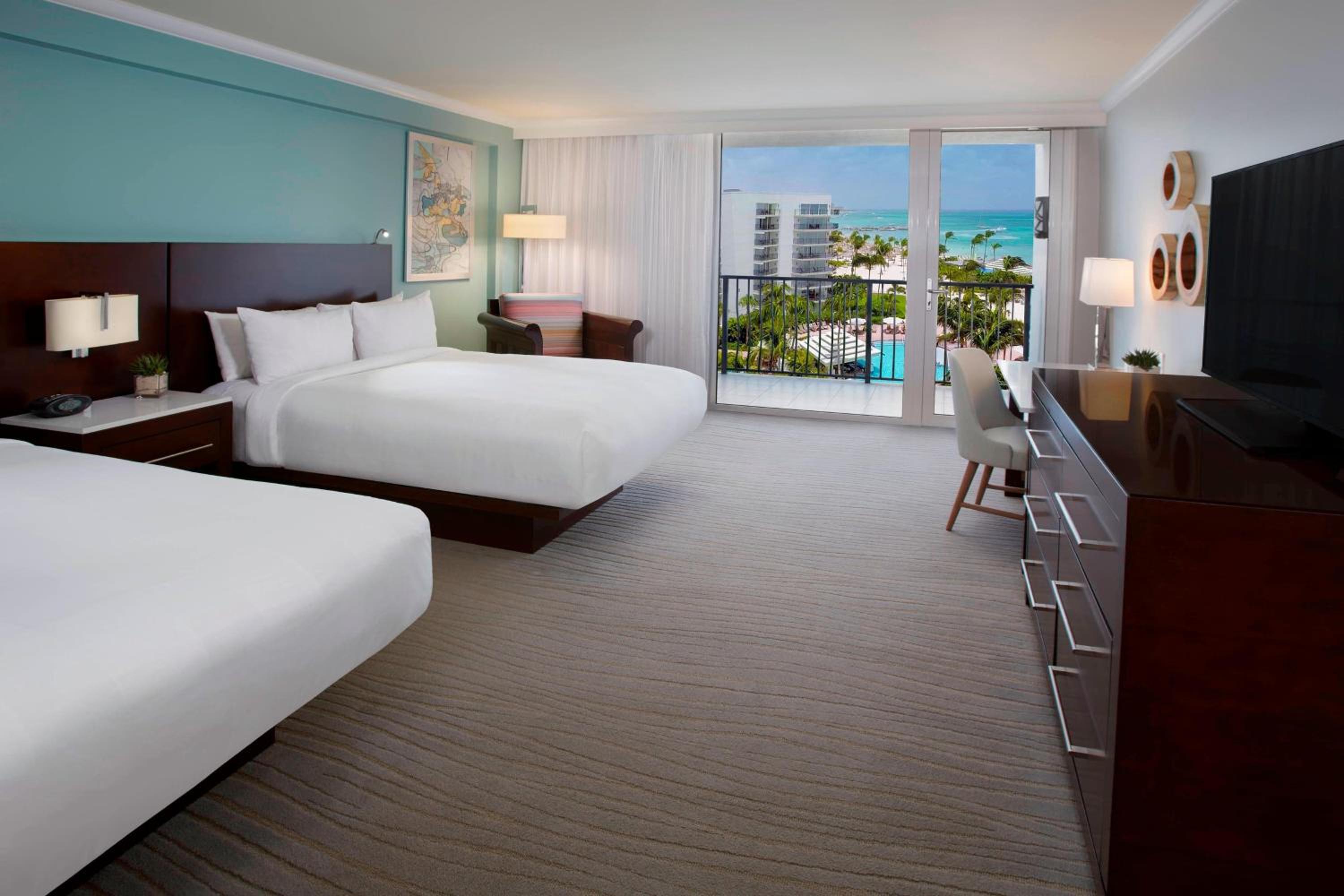 Tradewinds Deluxe View, Club Level, 2 Queen Beds