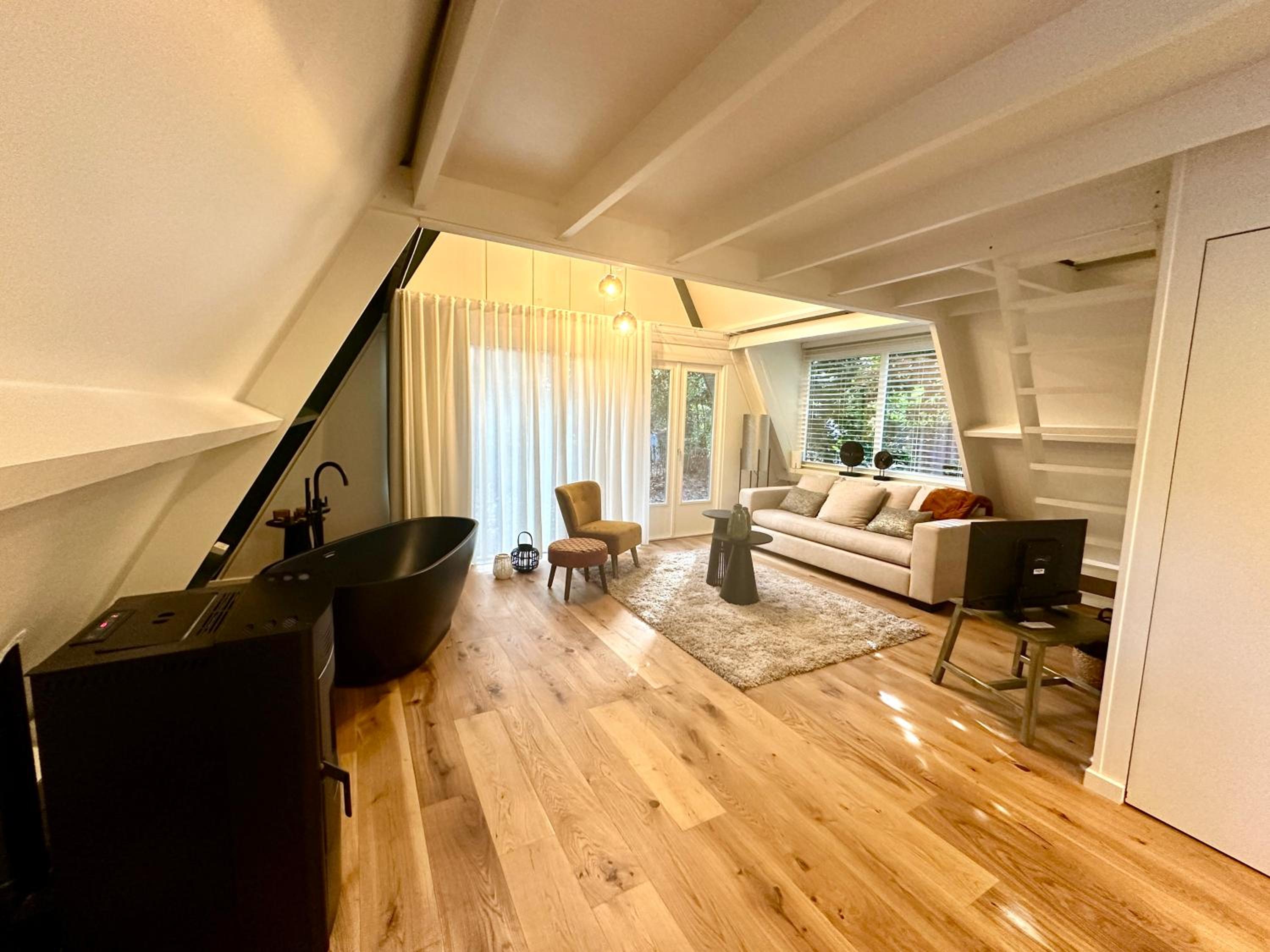 One-Bedroom House photo 1