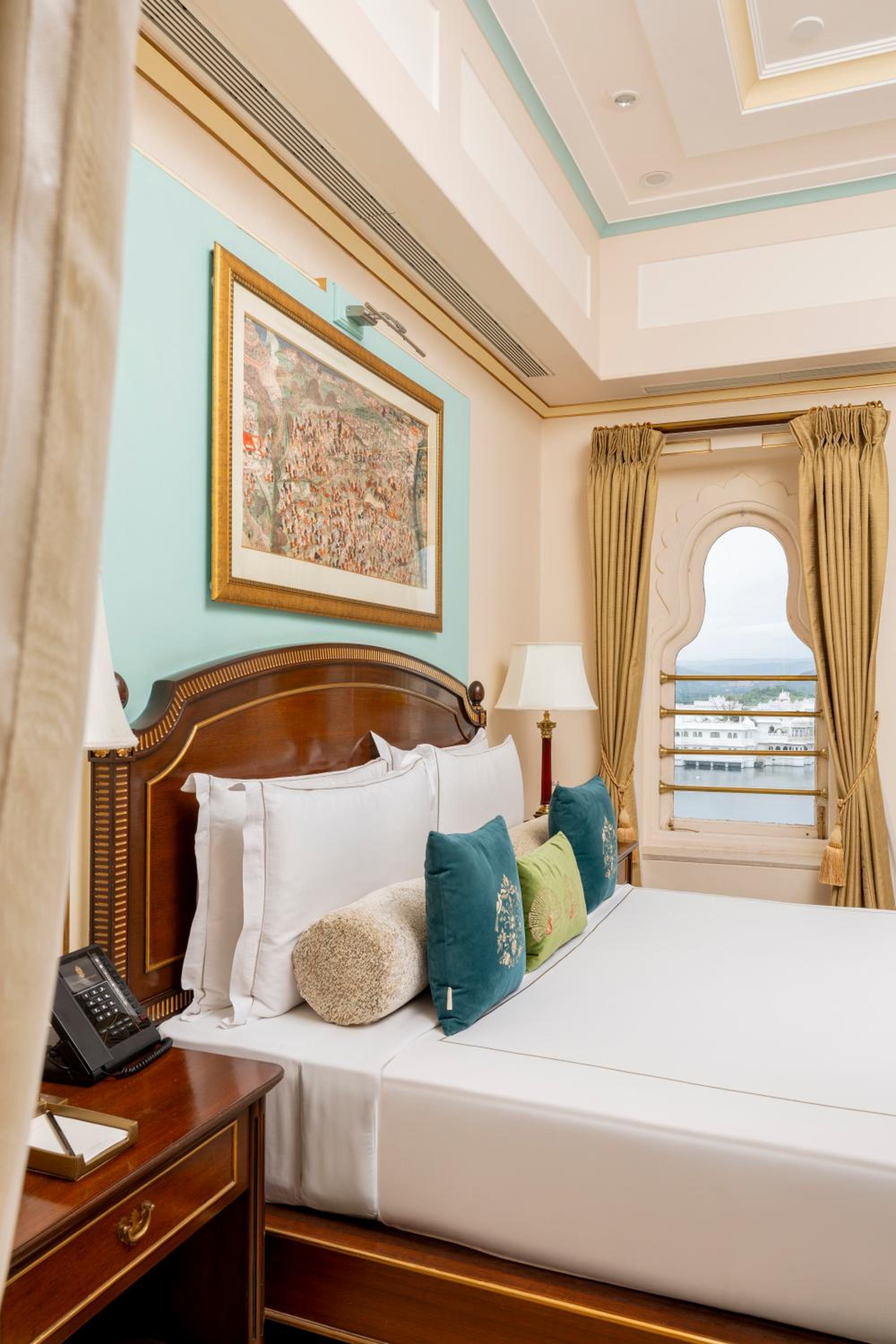 Royal Suite Lake View