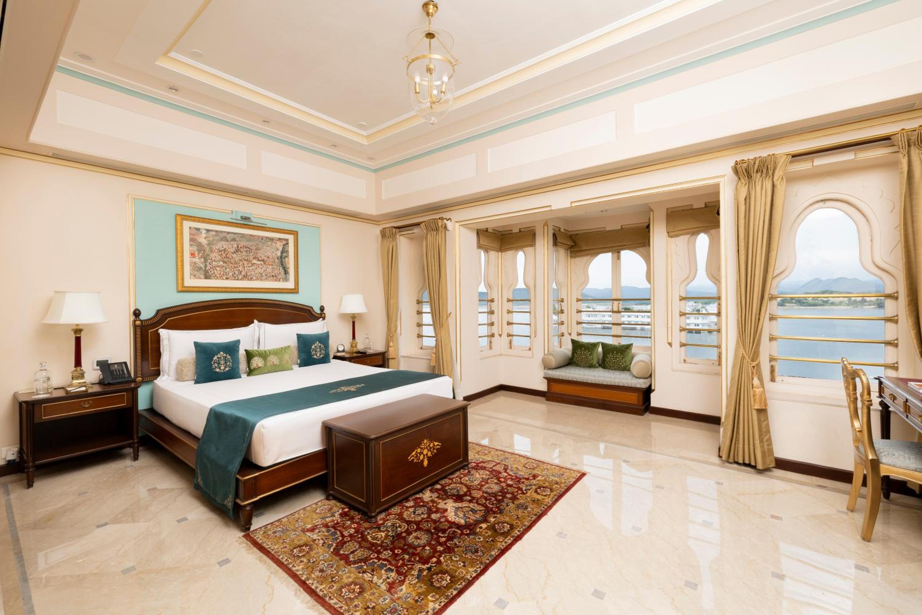 Royal Suite Lake View