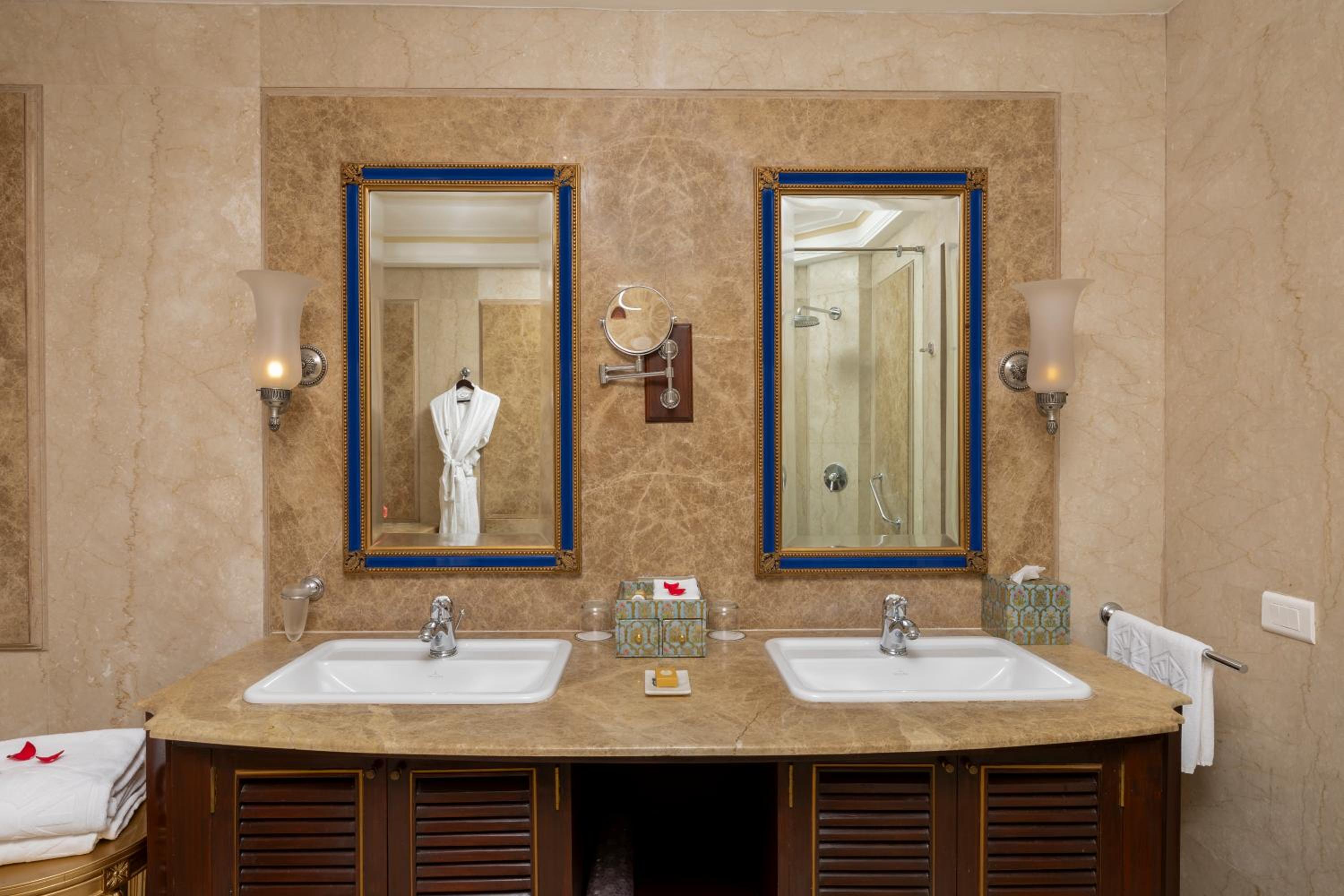 Royal Suite Lake View