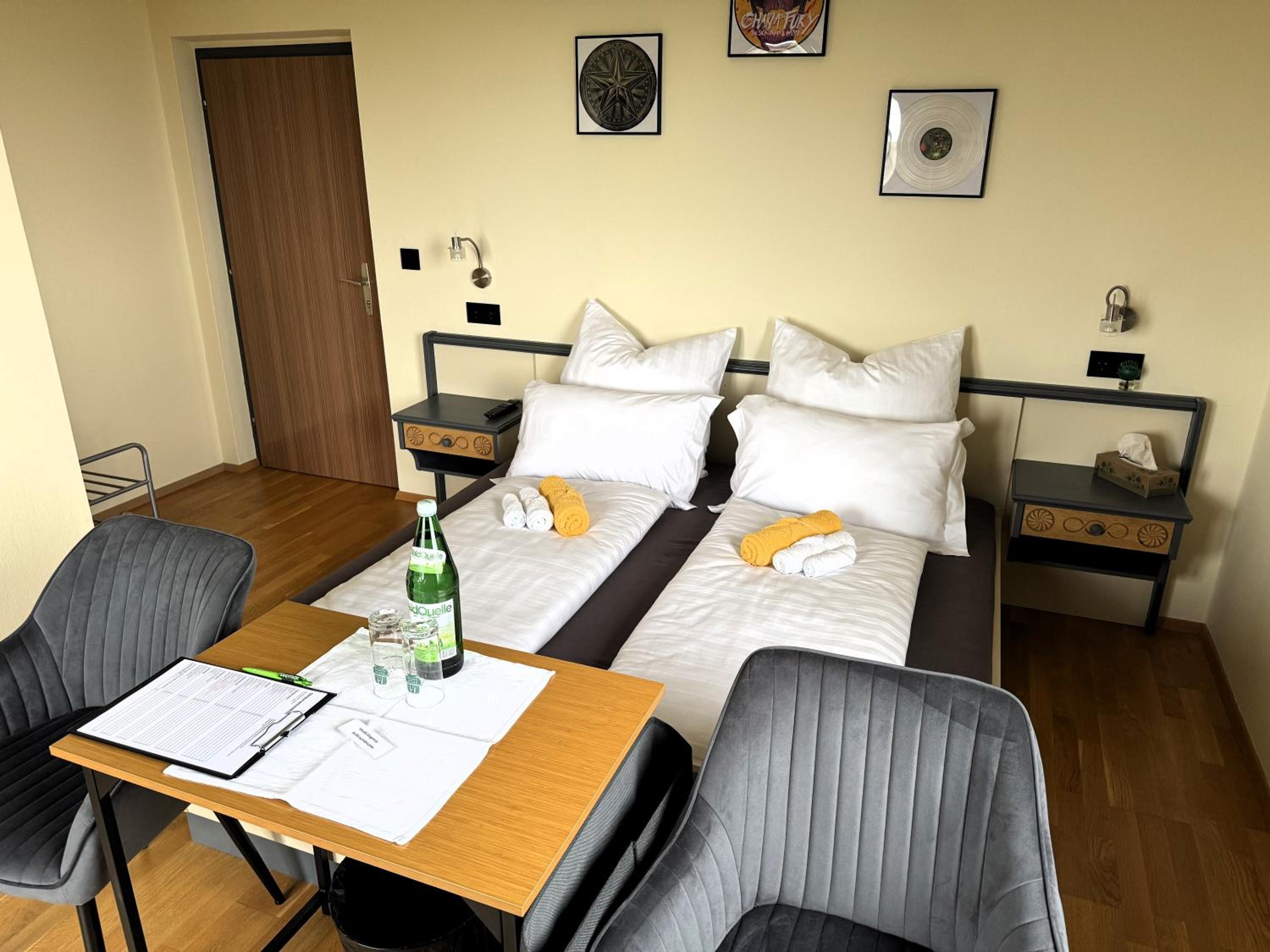 Double Room with Private Bathroom photo 1