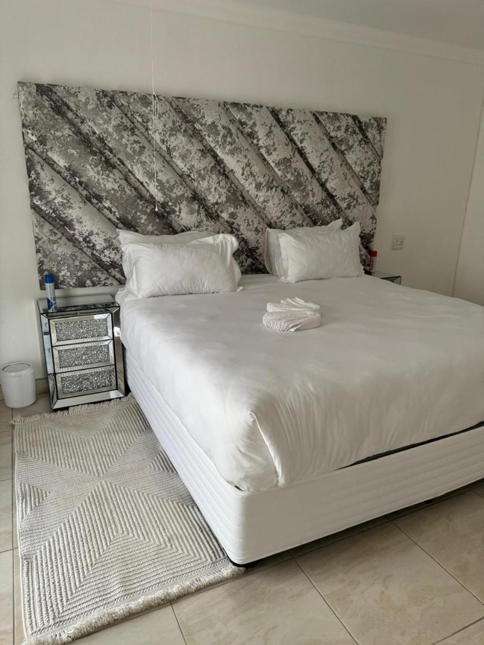 King Suite - Photo 1