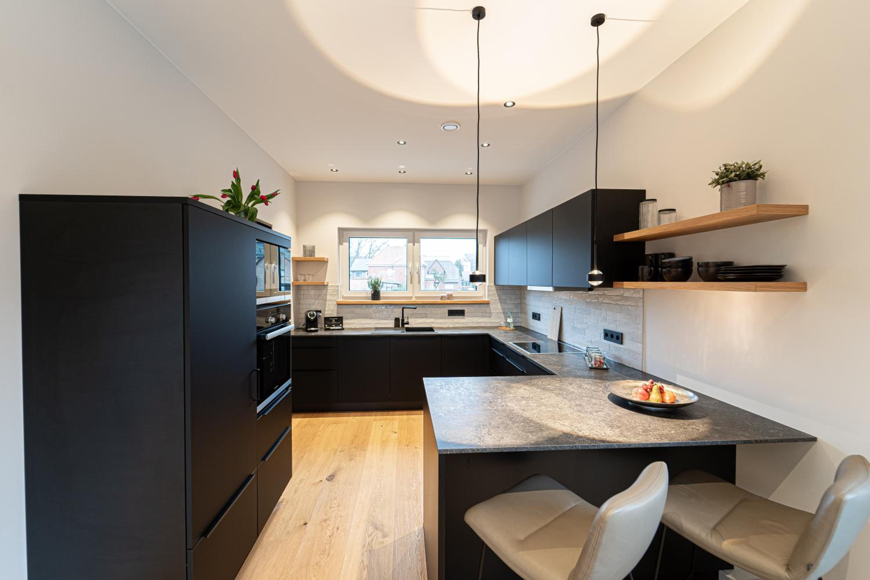 Apartment - Split Level - Photo 3