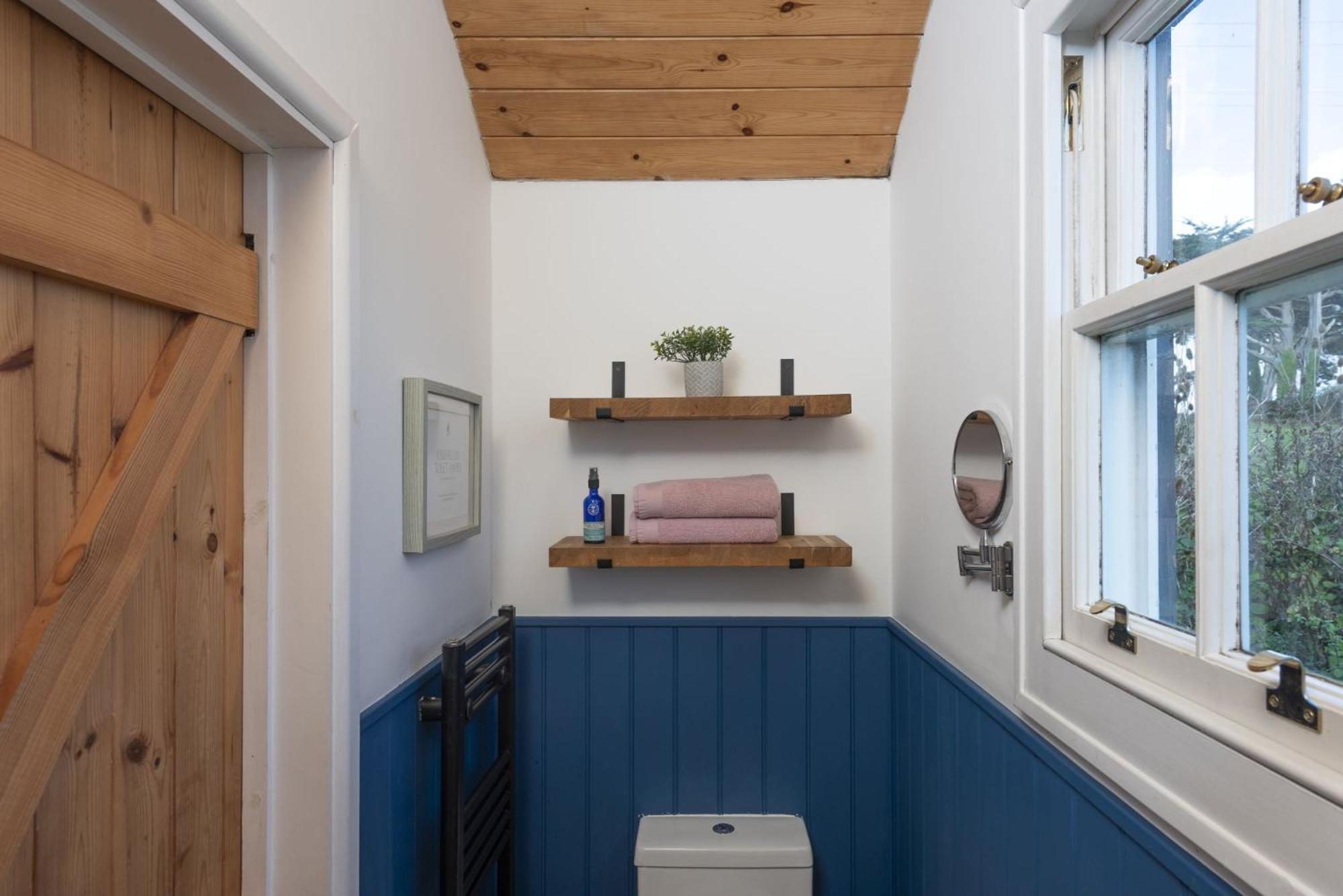 One-Bedroom House photo 2
