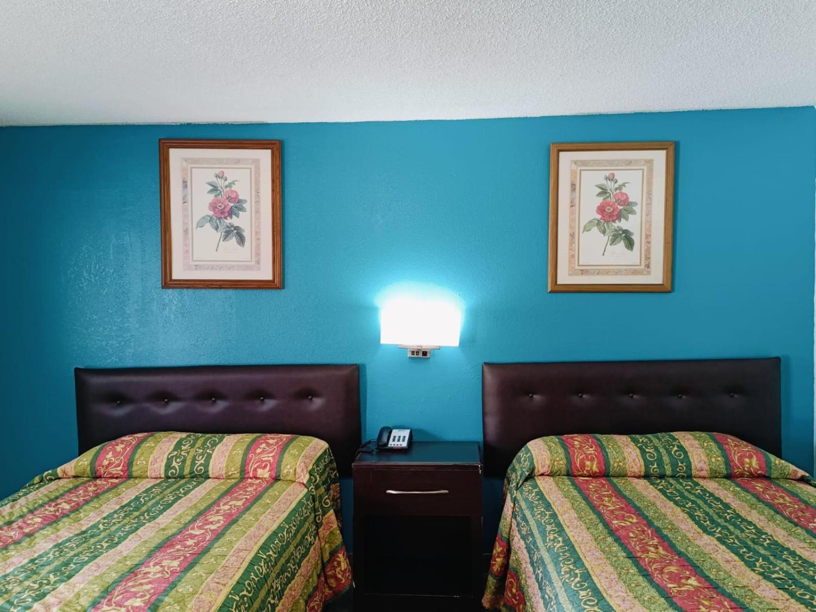 2 Full Beds Non-Smoking photo 2