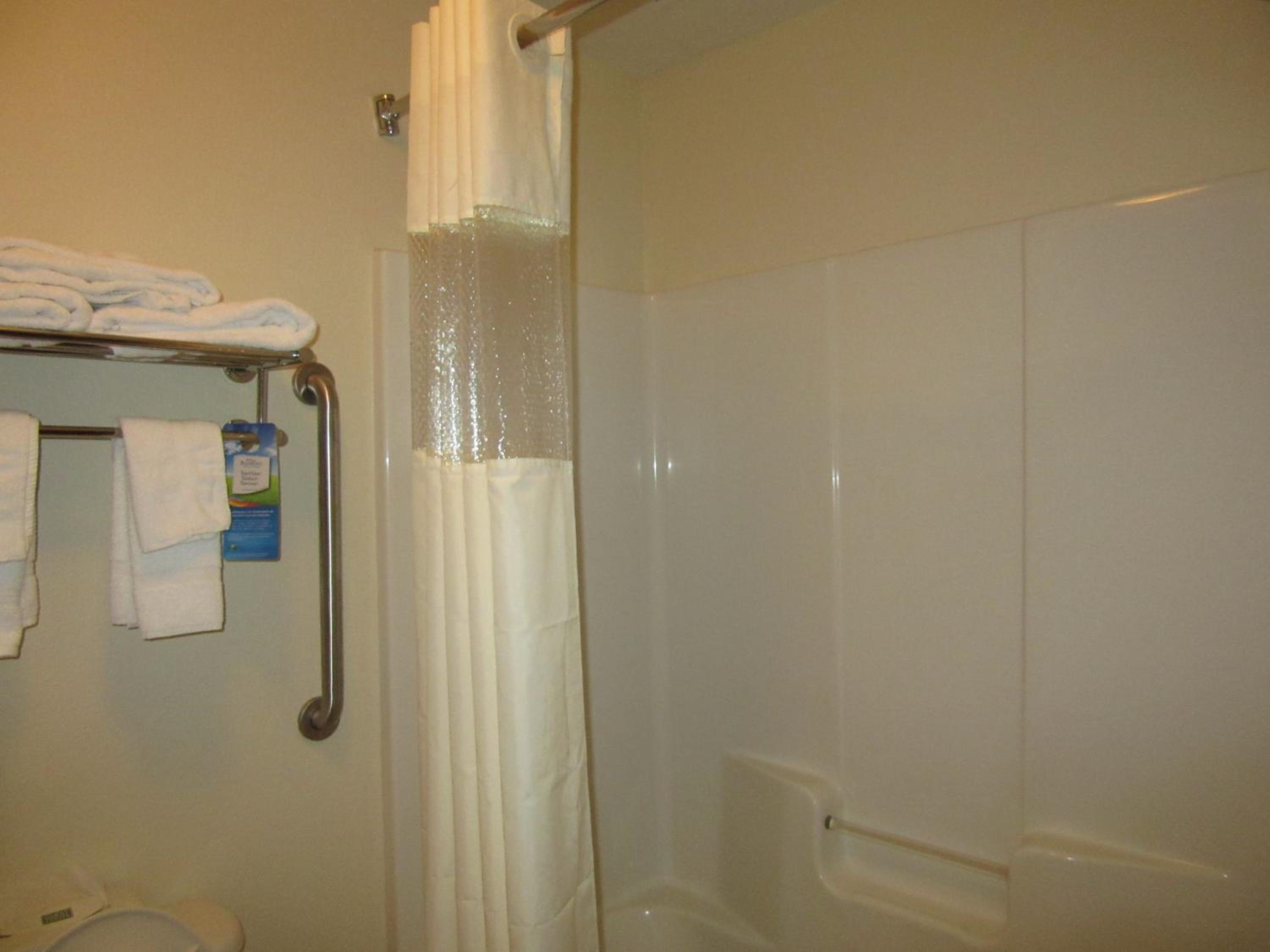 King Room - Non-Smoking - Photo 6