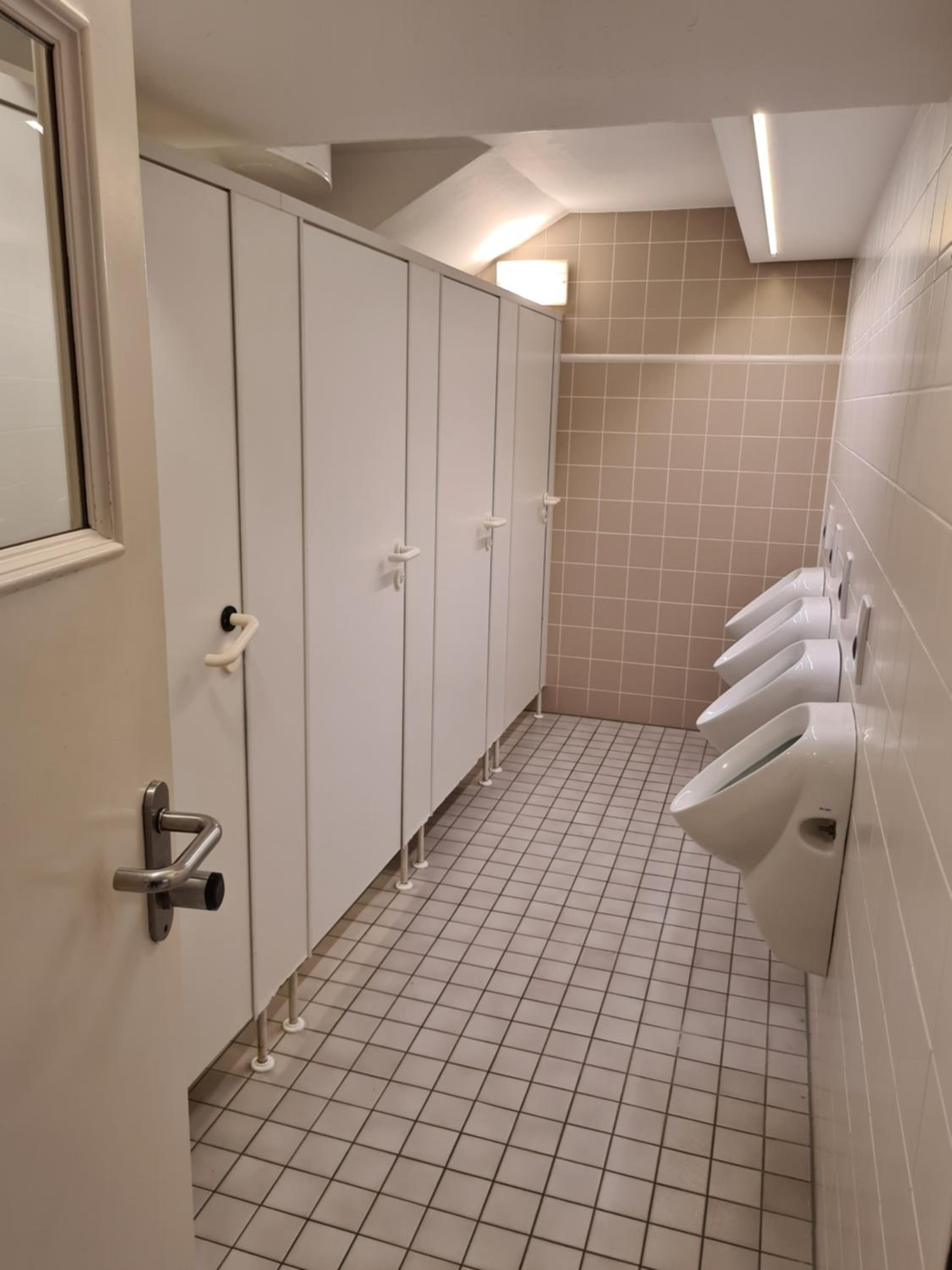 Single Room with Shared Bathroom photo 3