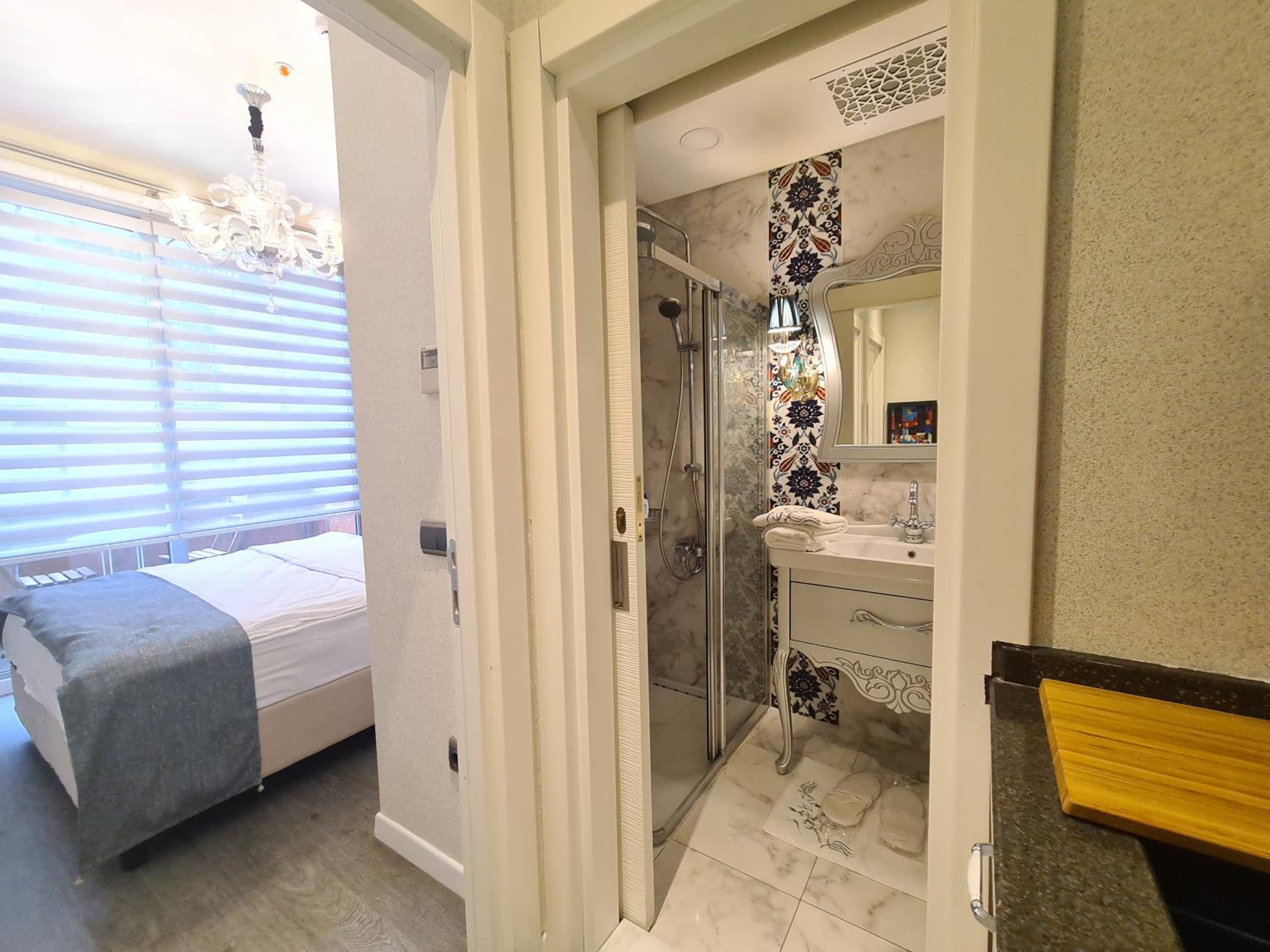 One-Bedroom Apartment with Balcony photo 2