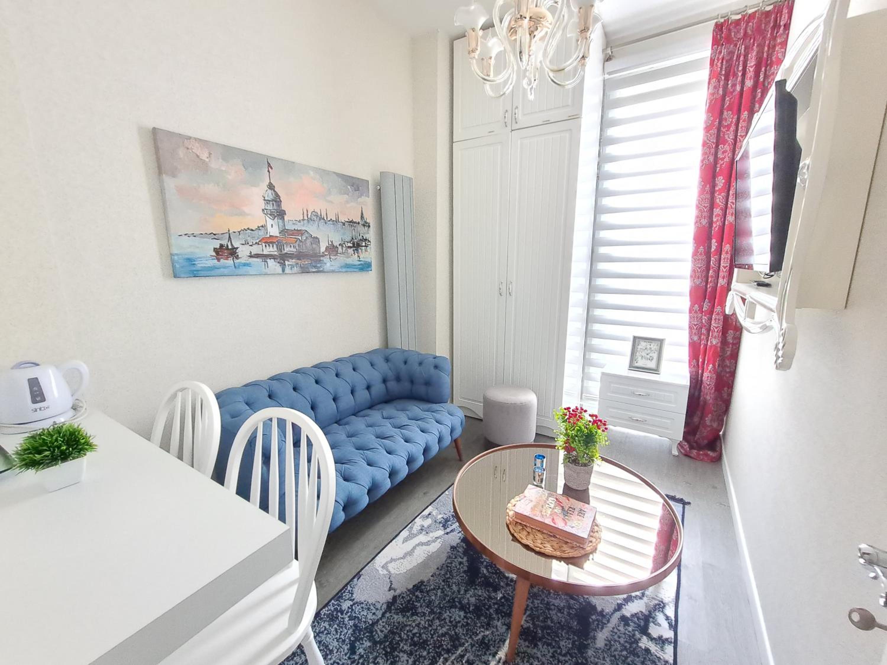 One-Bedroom Apartment with Balcony photo 1