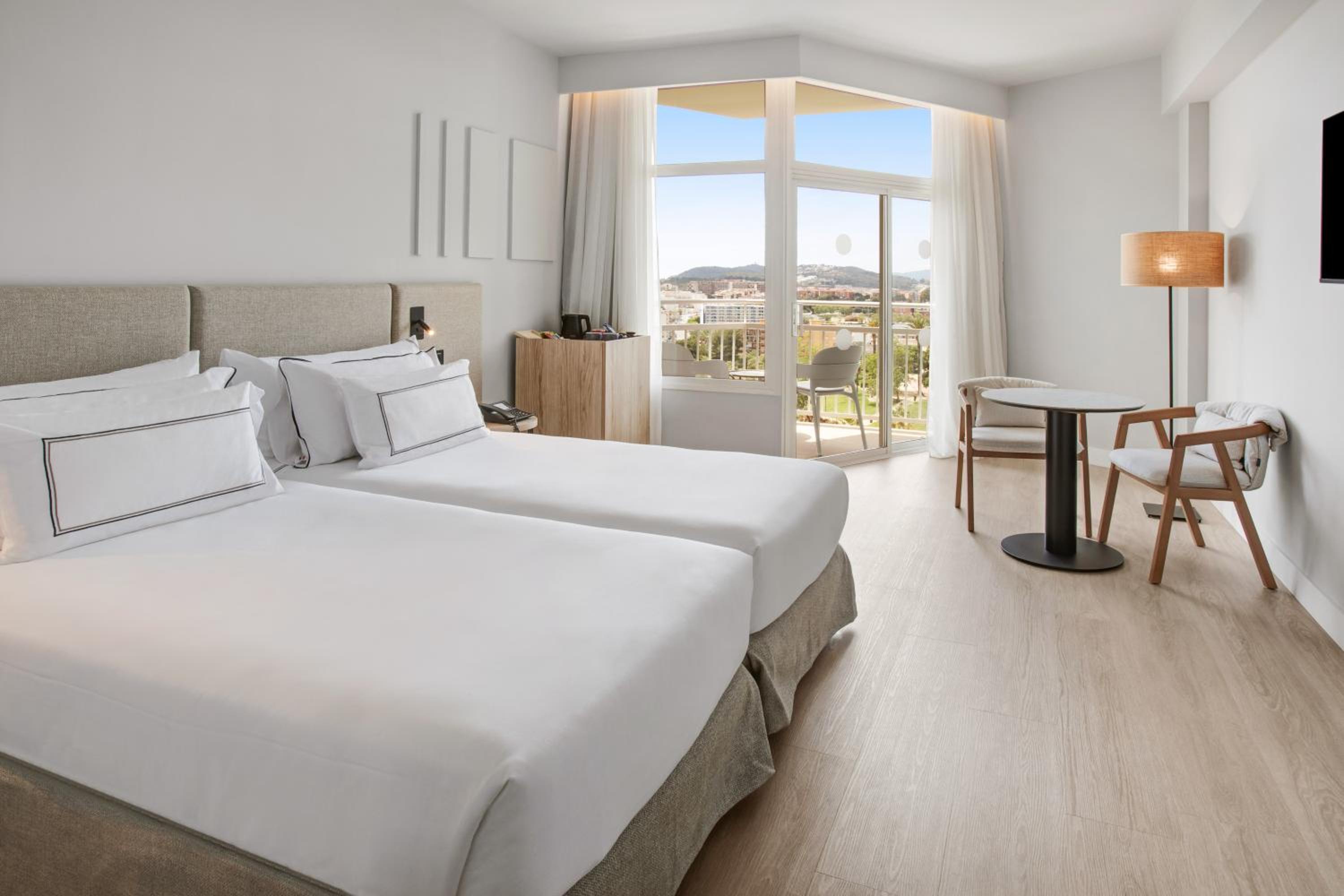 Premium Room Garden View - Photo 10