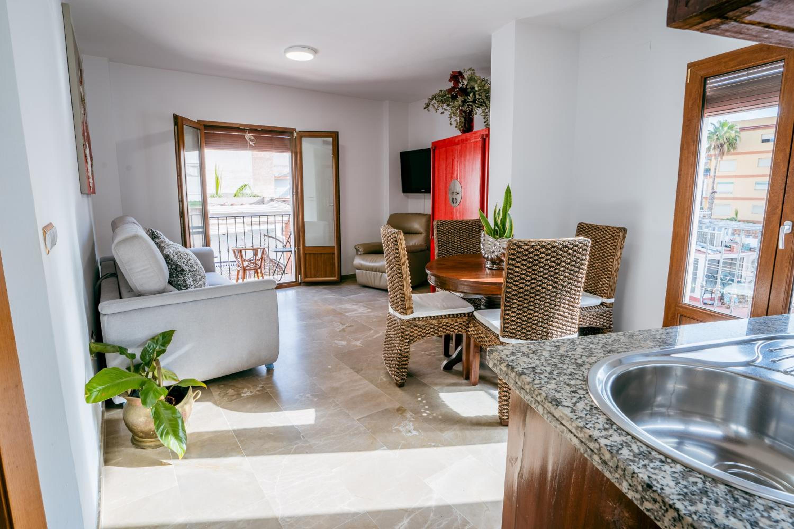 One-Bedroom Apartment (2 Adults + 2 Children) - Photo 10