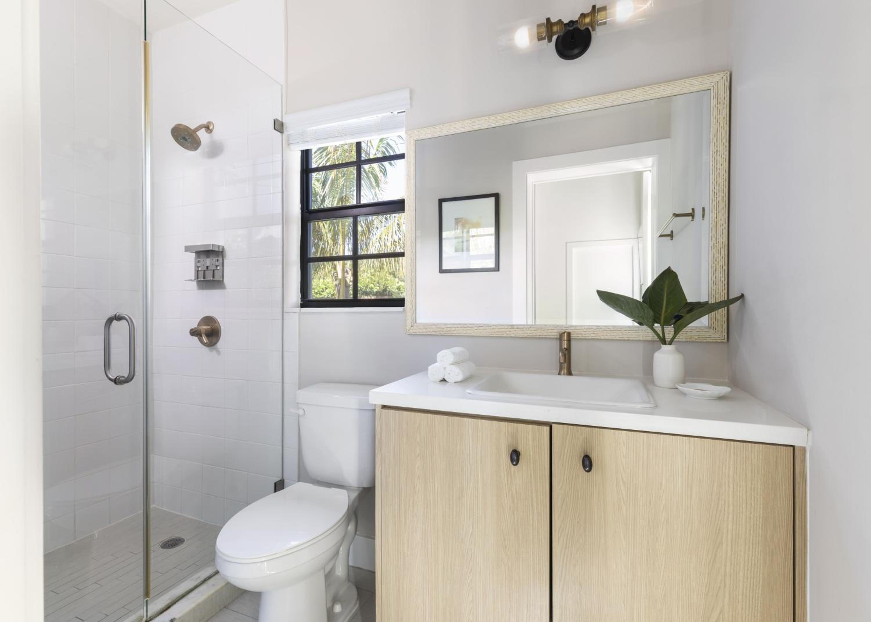 Quadruple Room - Photo 15