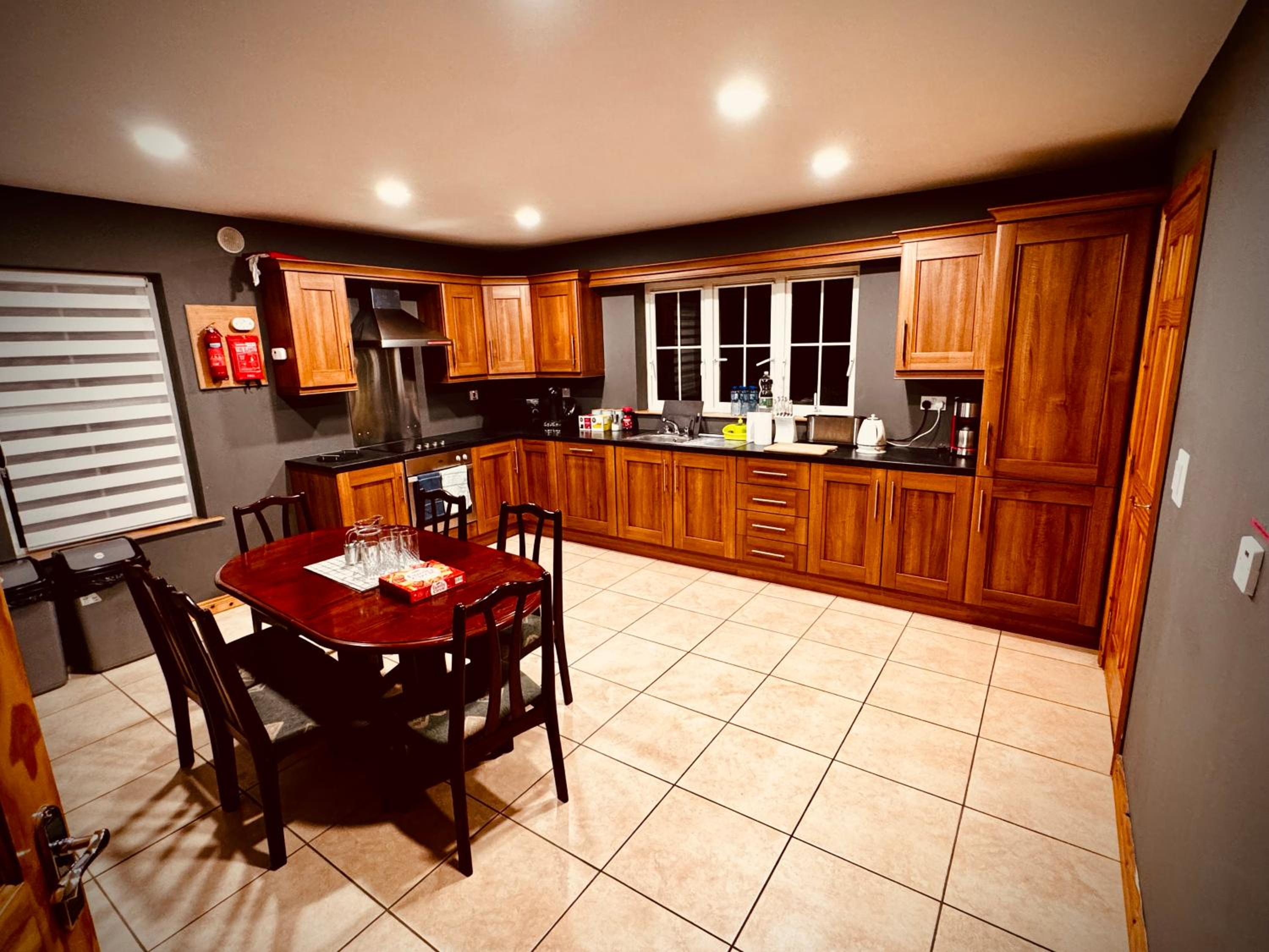 Four-Bedroom House photo 3