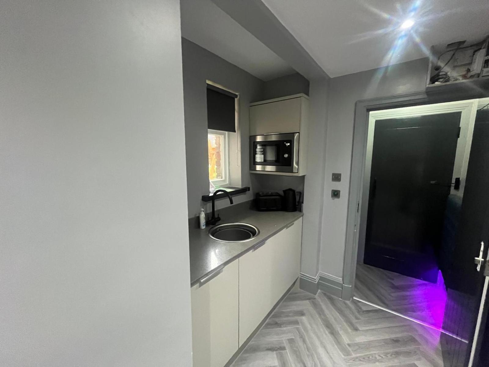 Studio Apartment photo 3