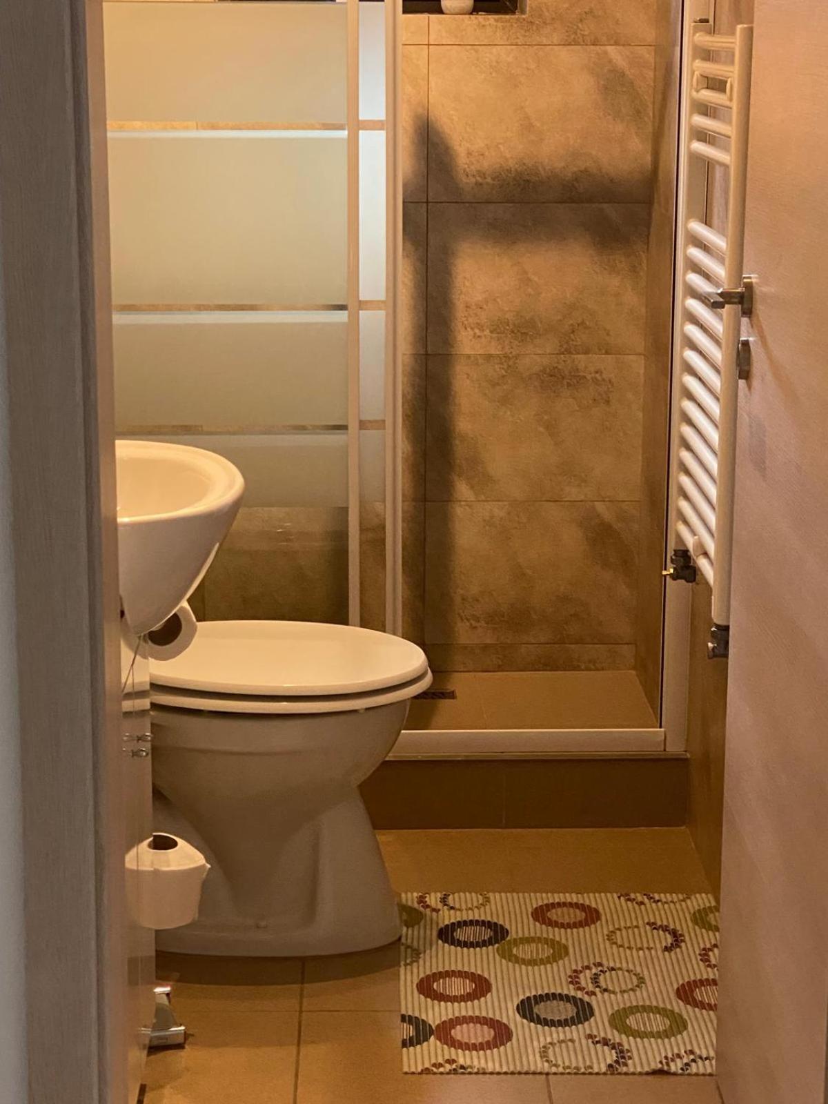 Double Room With Private Bathroom photo 3