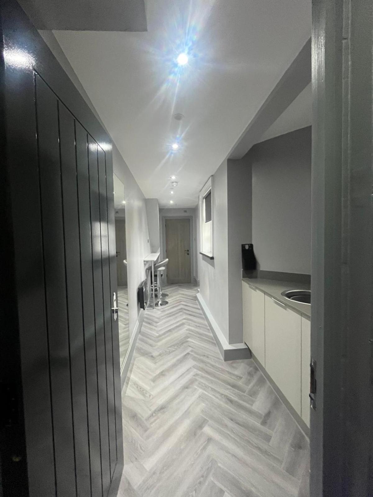 Studio Apartment photo 2