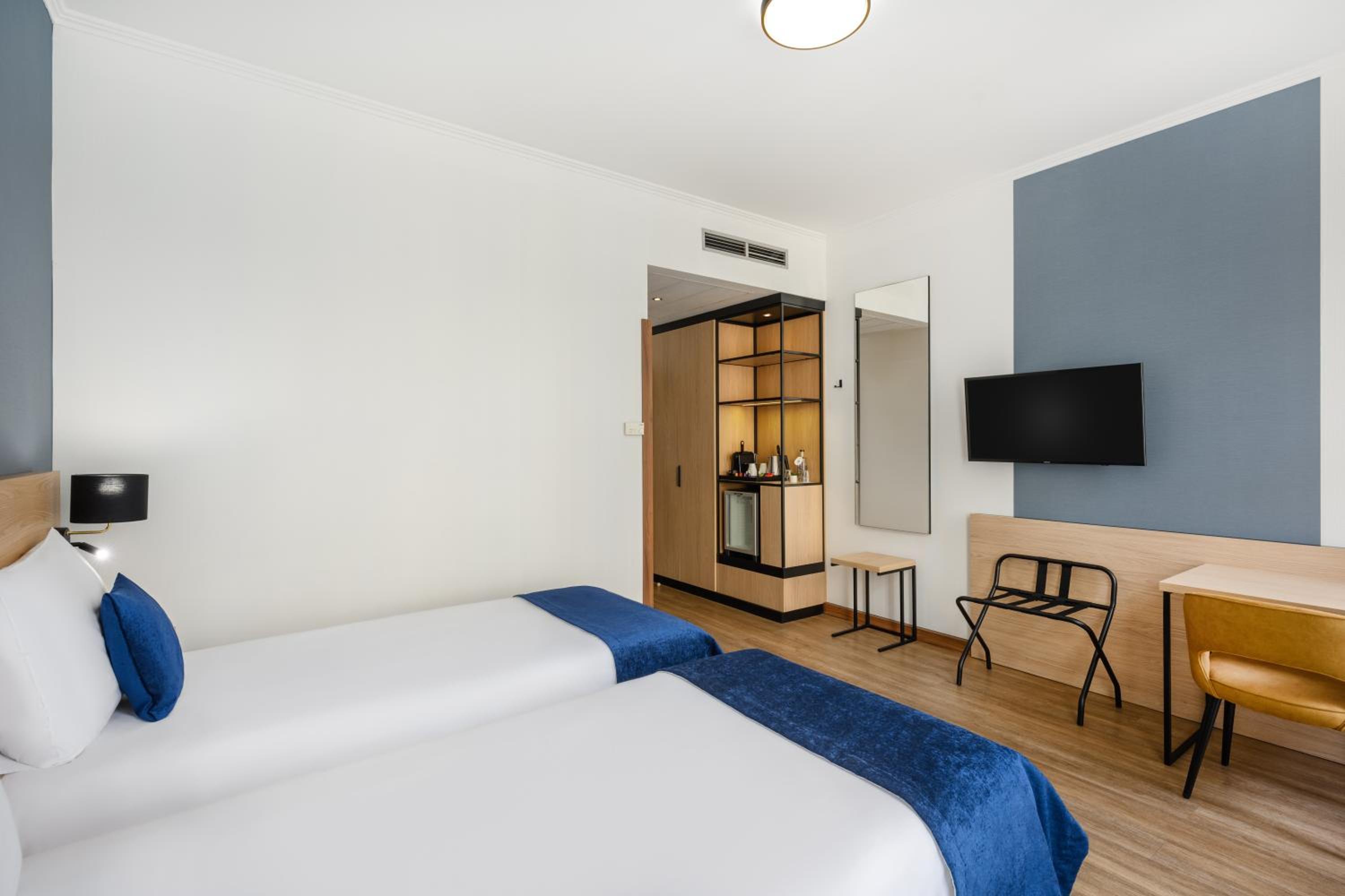 Deluxe Double or Twin Room - Photo 1