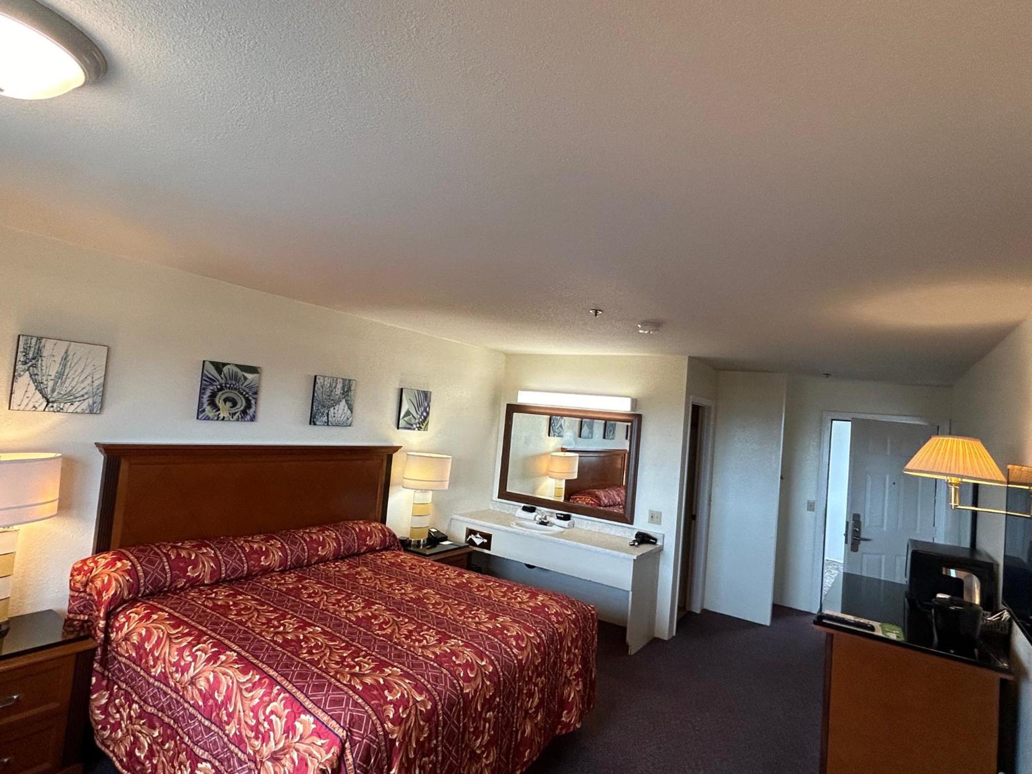 Standard King Room