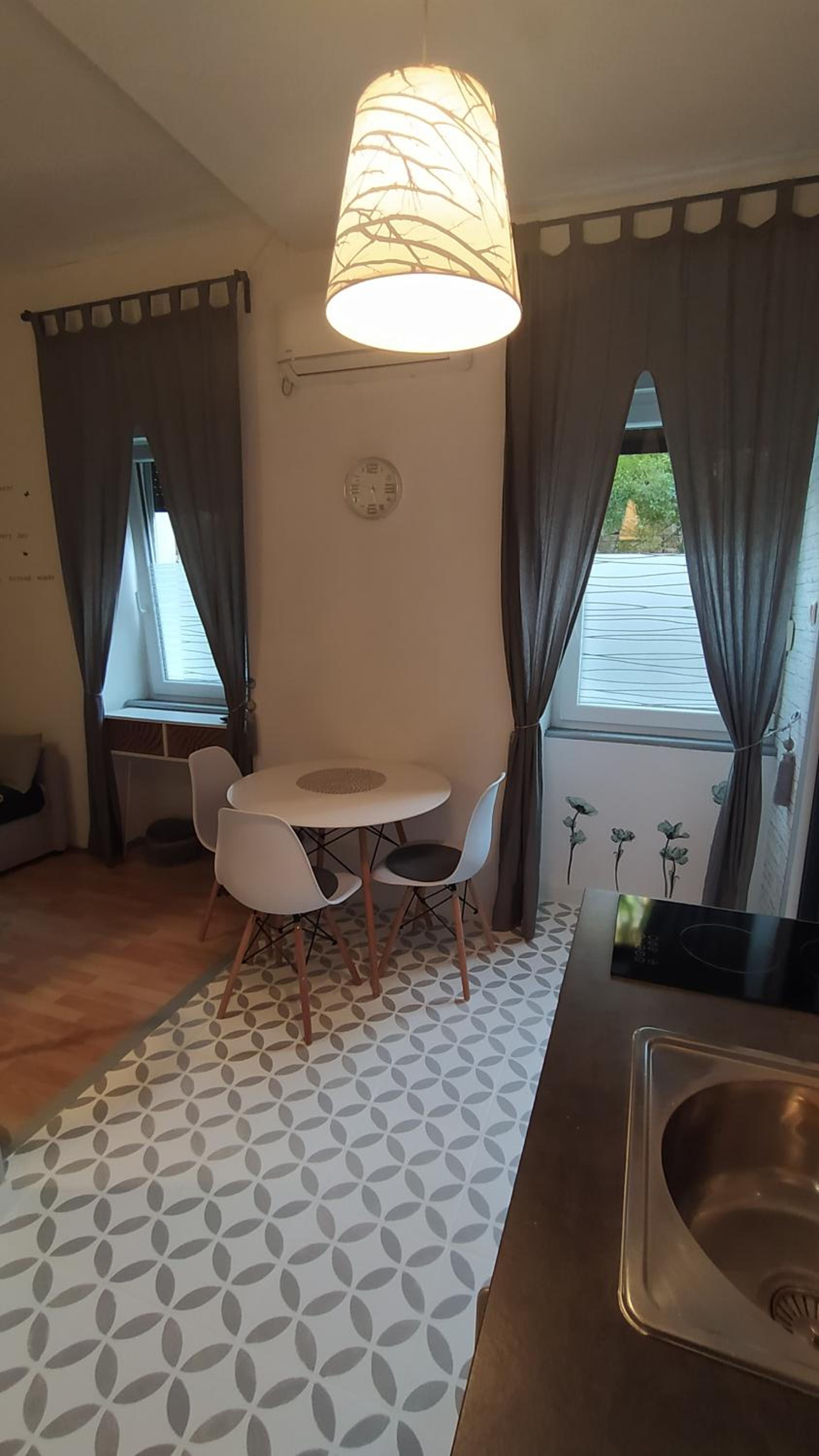Studio Apartment - Photo 16