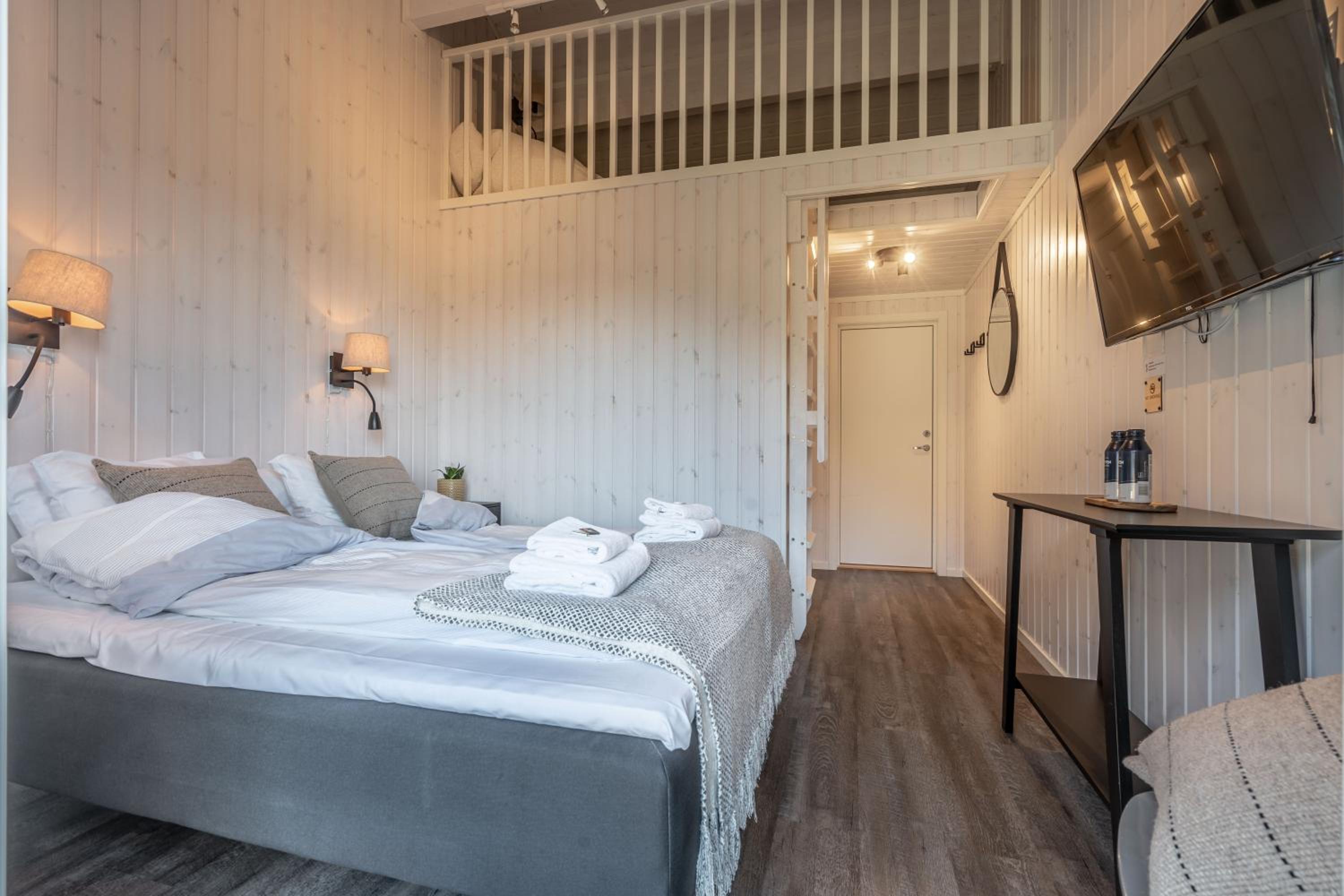 Room in Luxury Standard Lodge with Shared Kitchen and Living Room  photo 1