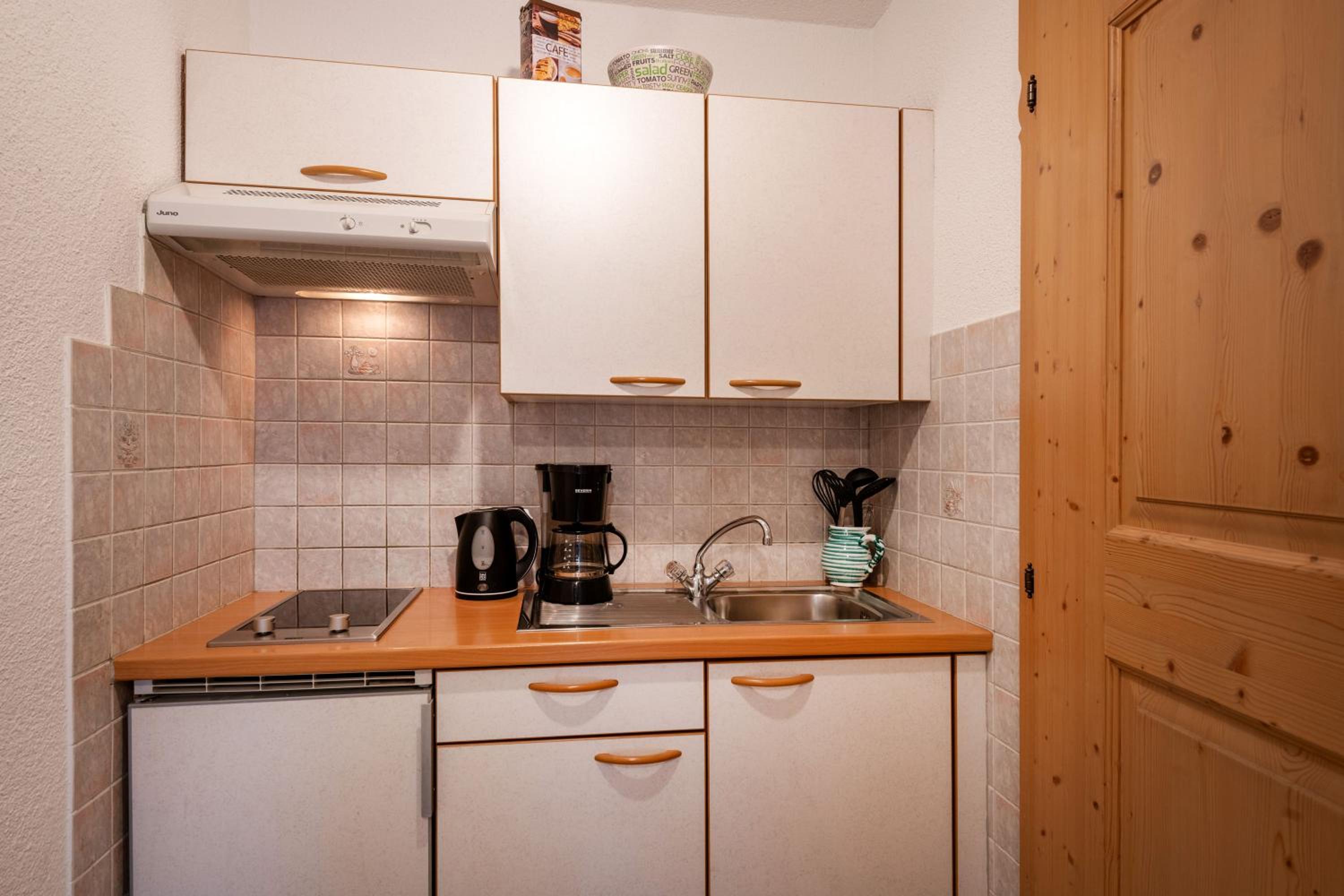 Apartment with Shower photo 3