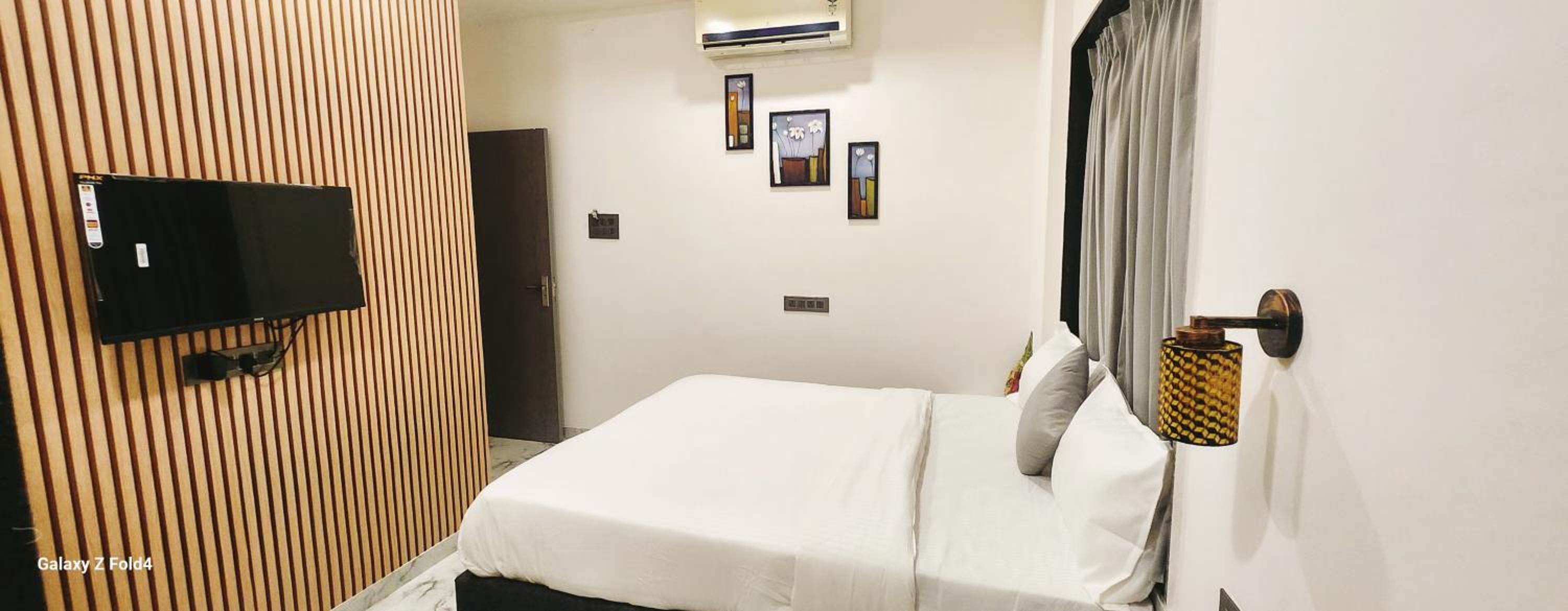 Budget Double Room - Photo 1