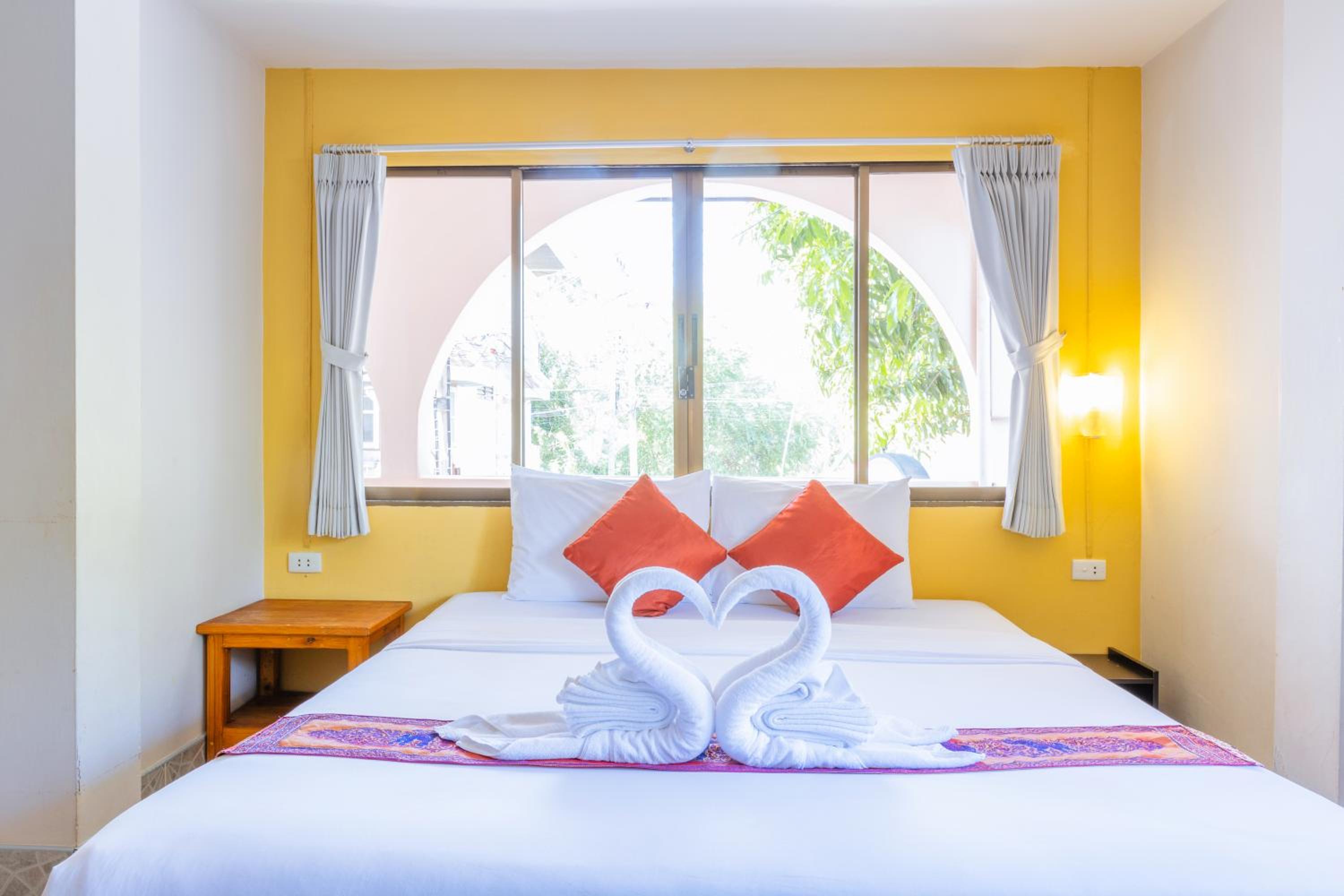 Budget Double or Twin Room - No Balcony - Photo 4