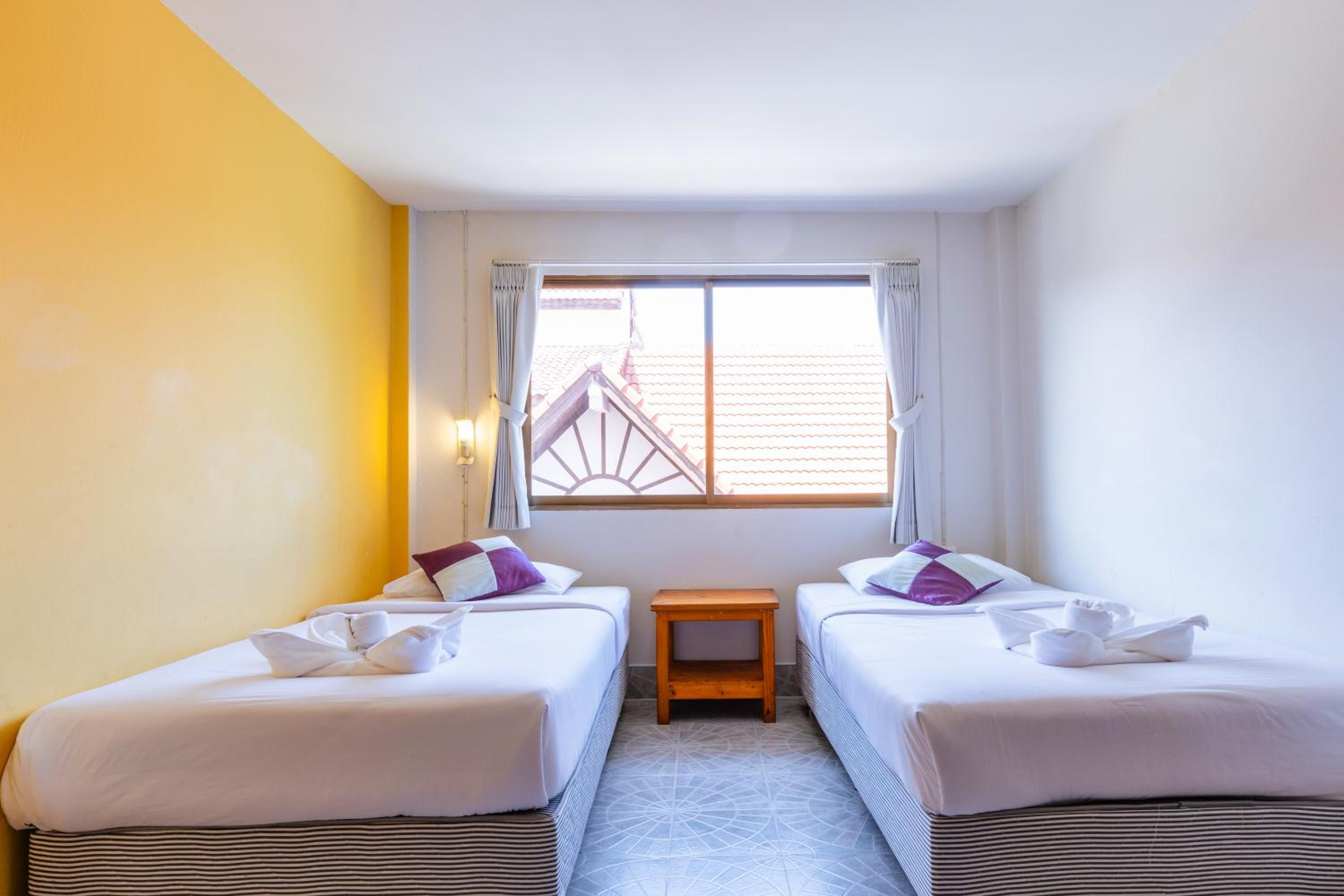 Budget Double or Twin Room - No Balcony - Photo 10