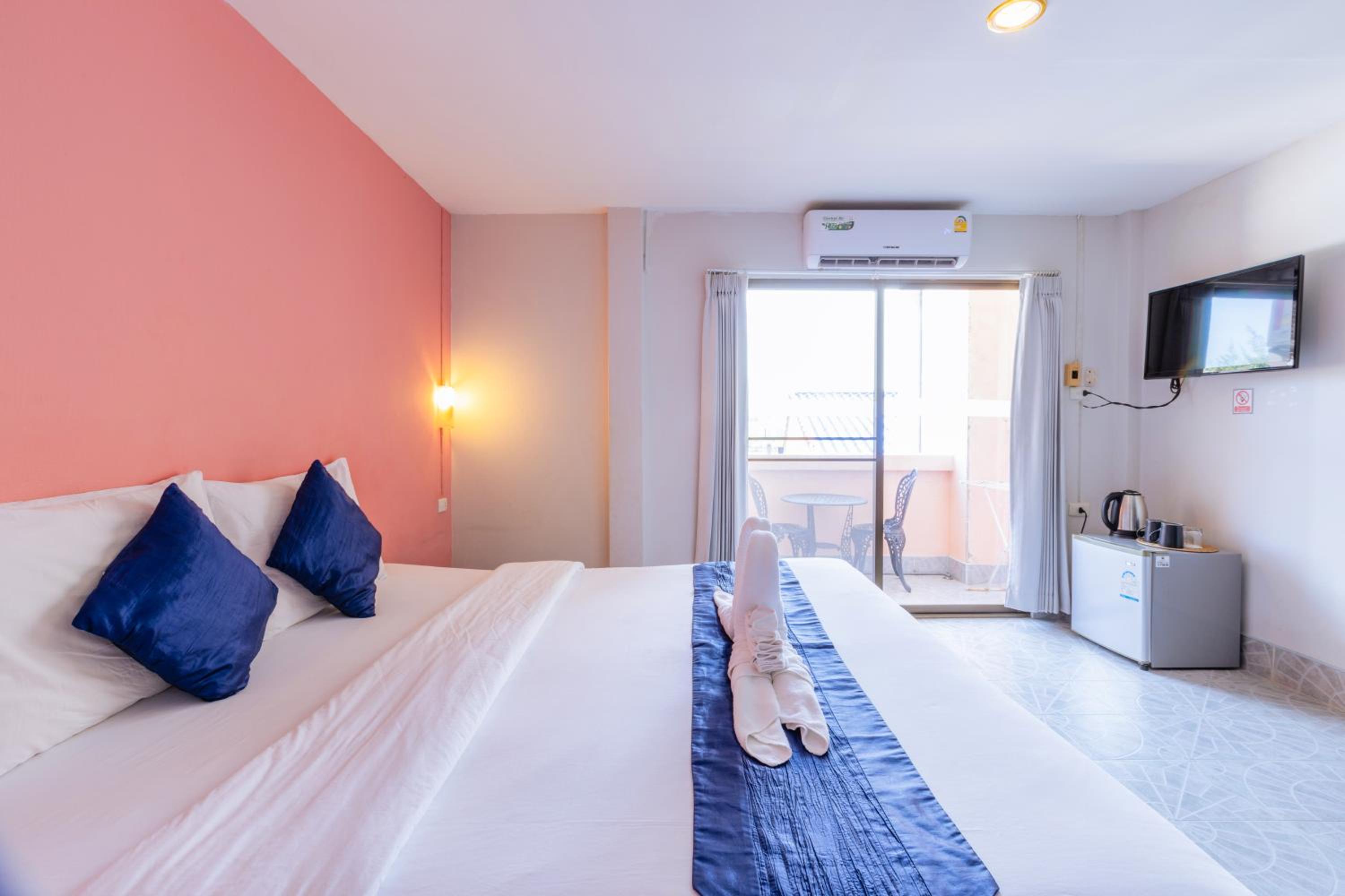 Superior Double Room with Balcony - Photo 5