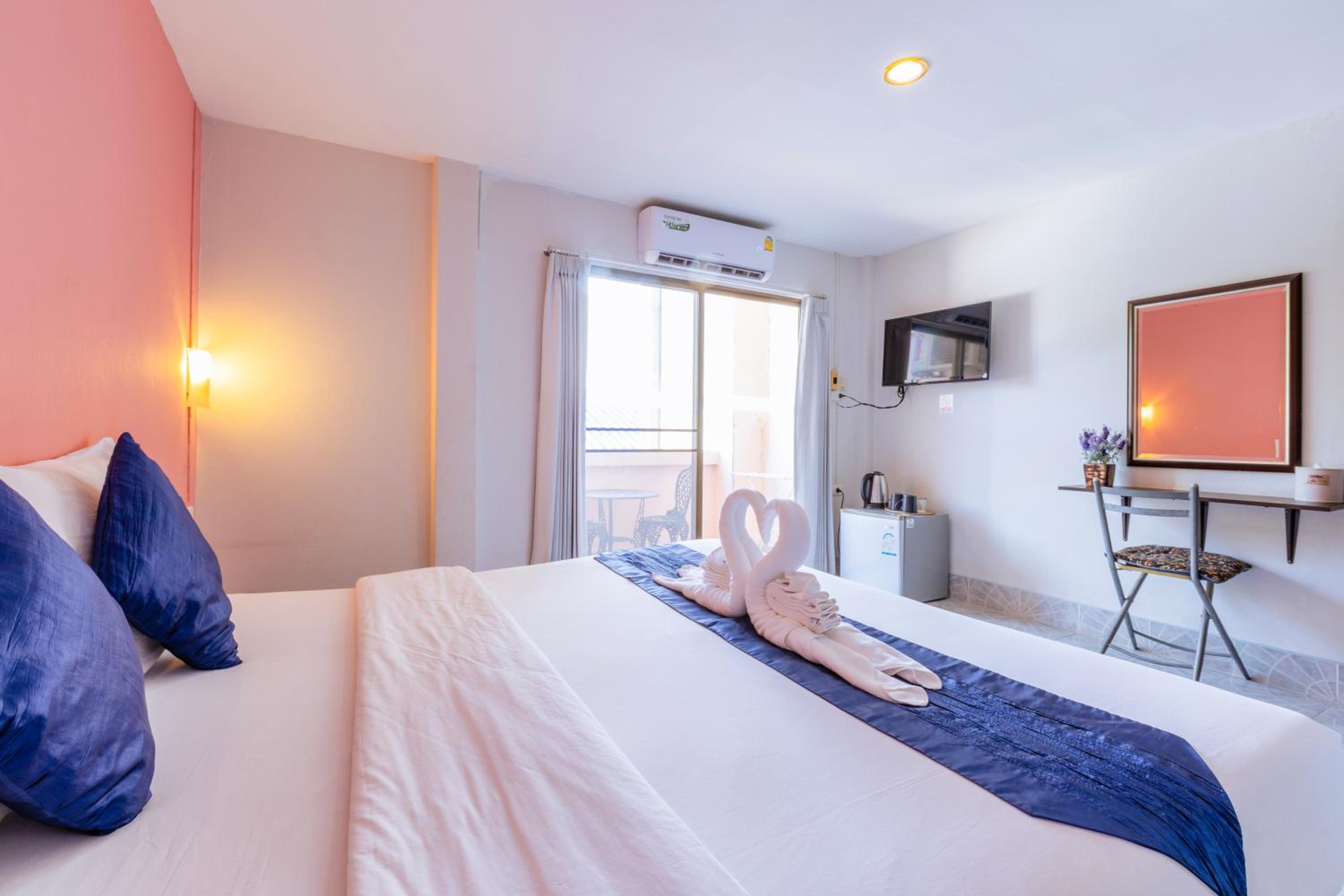 Superior Double Room with Balcony - Photo 1