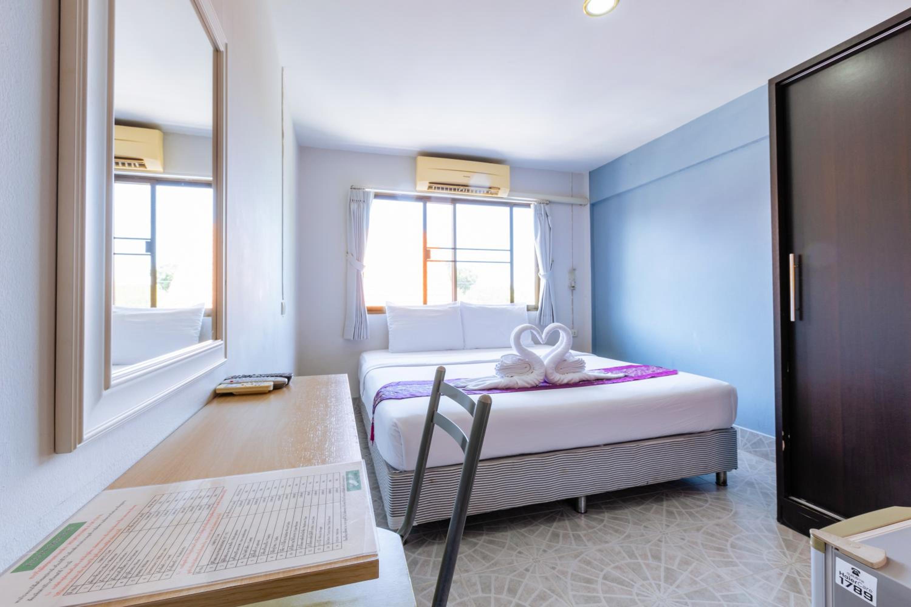 Budget Double or Twin Room - No Balcony - Photo 6