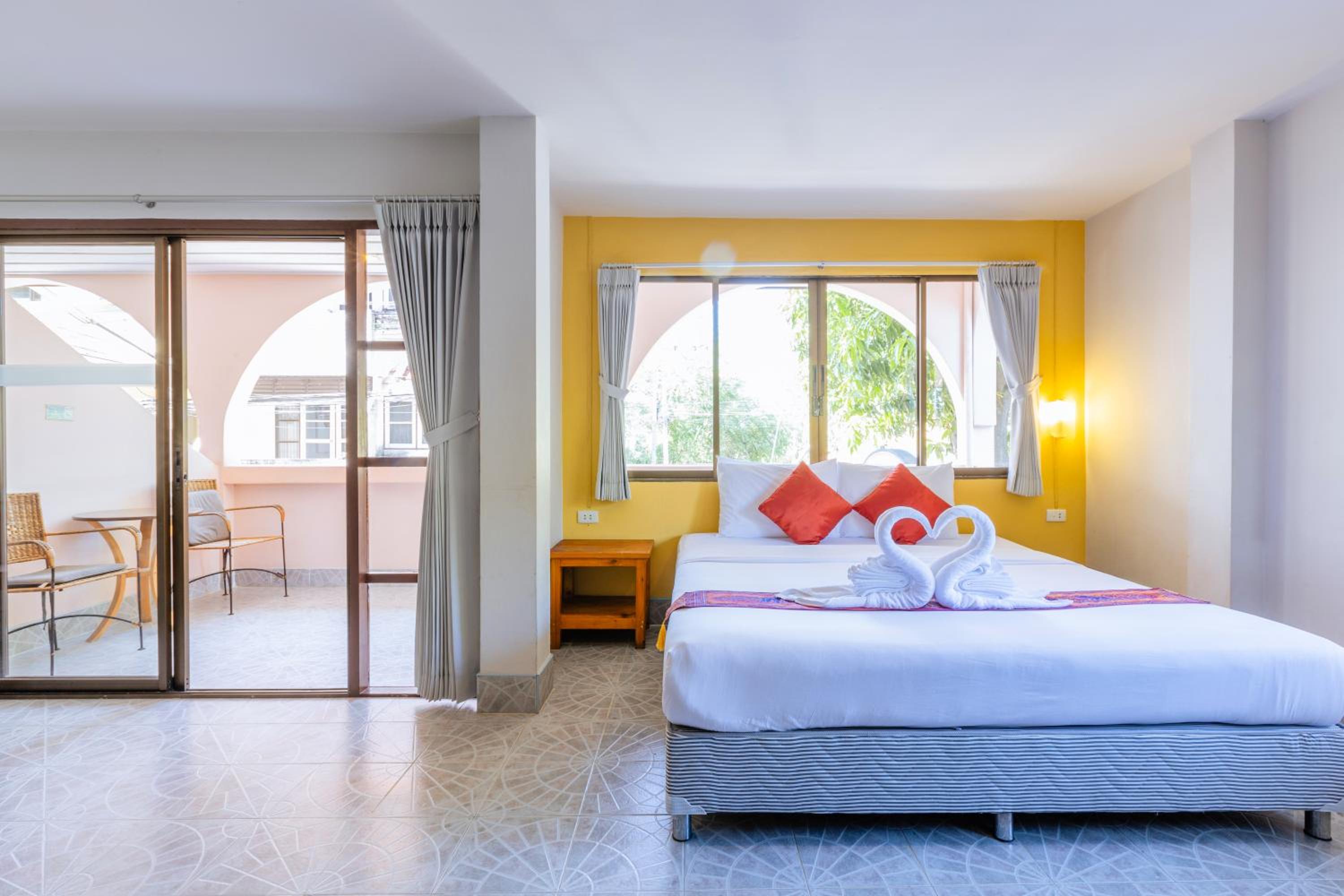 Budget Double or Twin Room - No Balcony - Photo 1