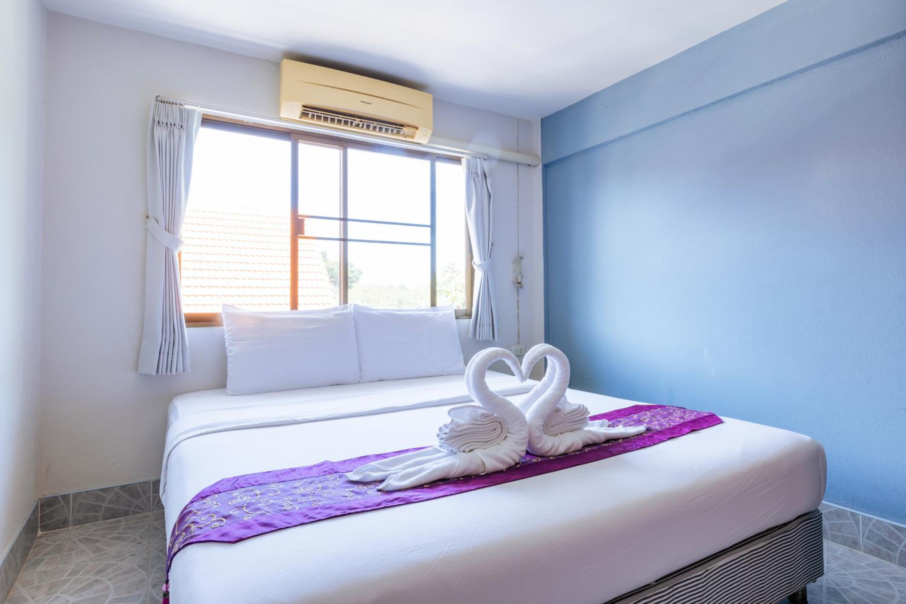 Budget Double or Twin Room - No Balcony - Photo 7