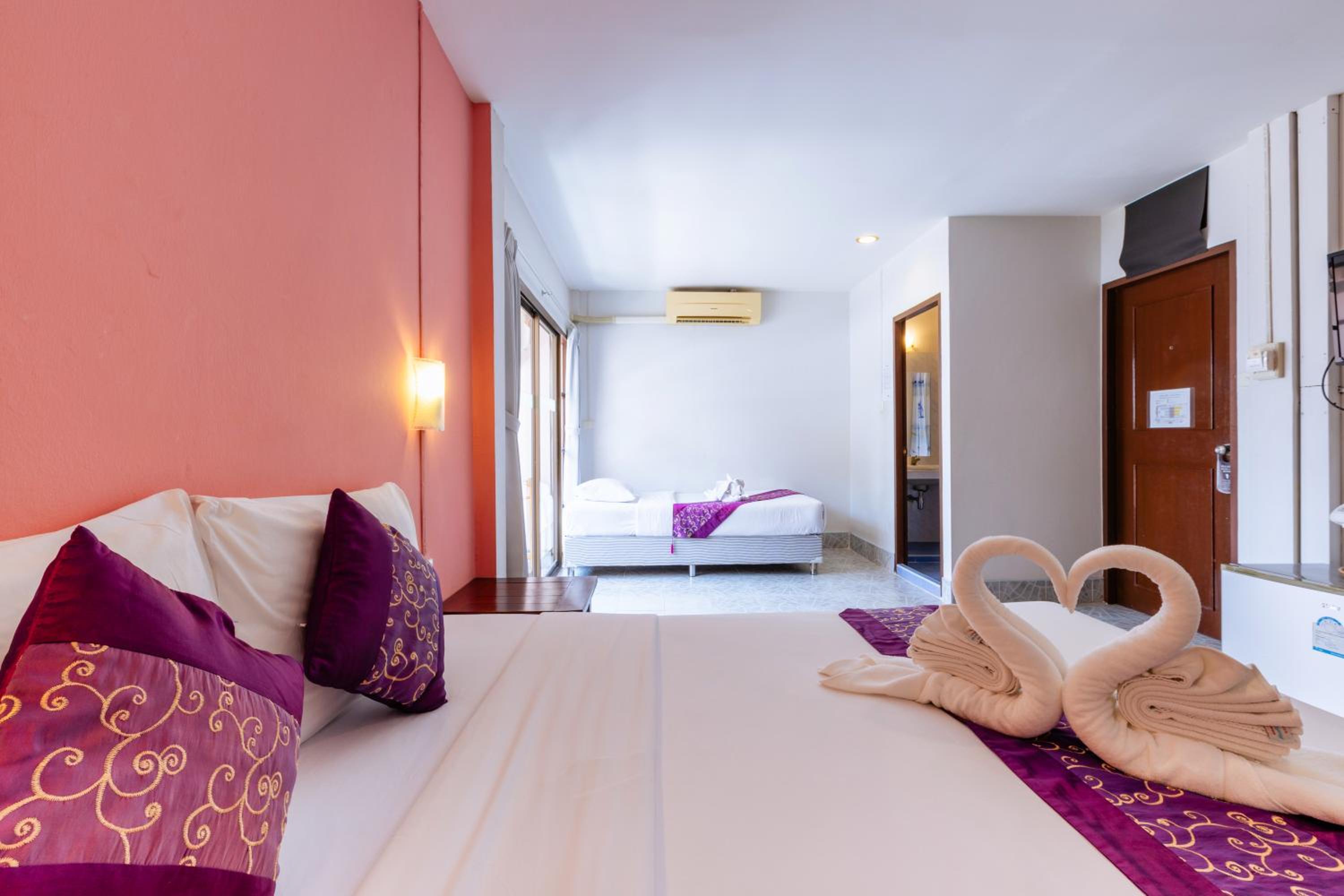 Triple Room with Balcony - Photo 4
