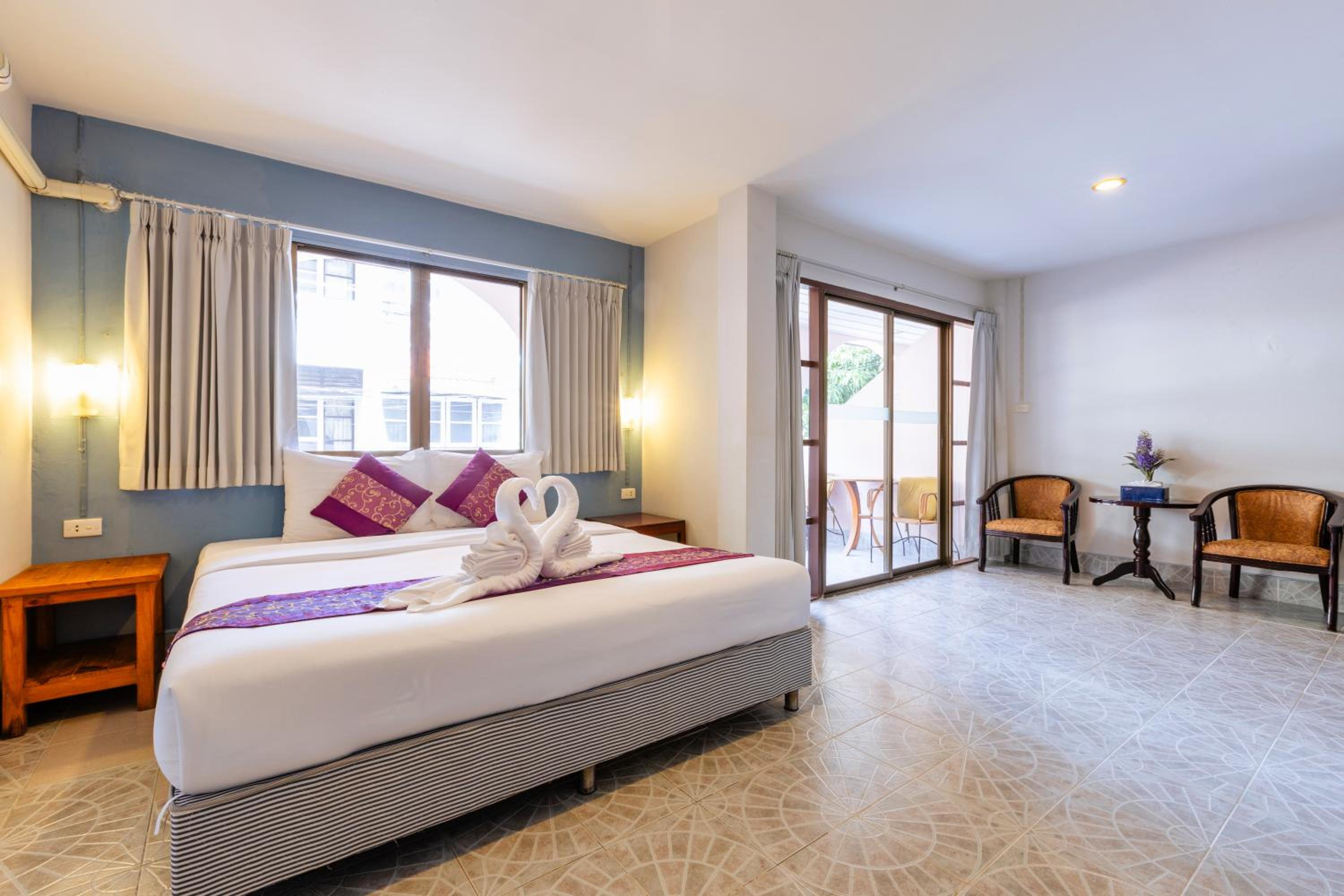 Deluxe Double Room with Balcony - Photo 1