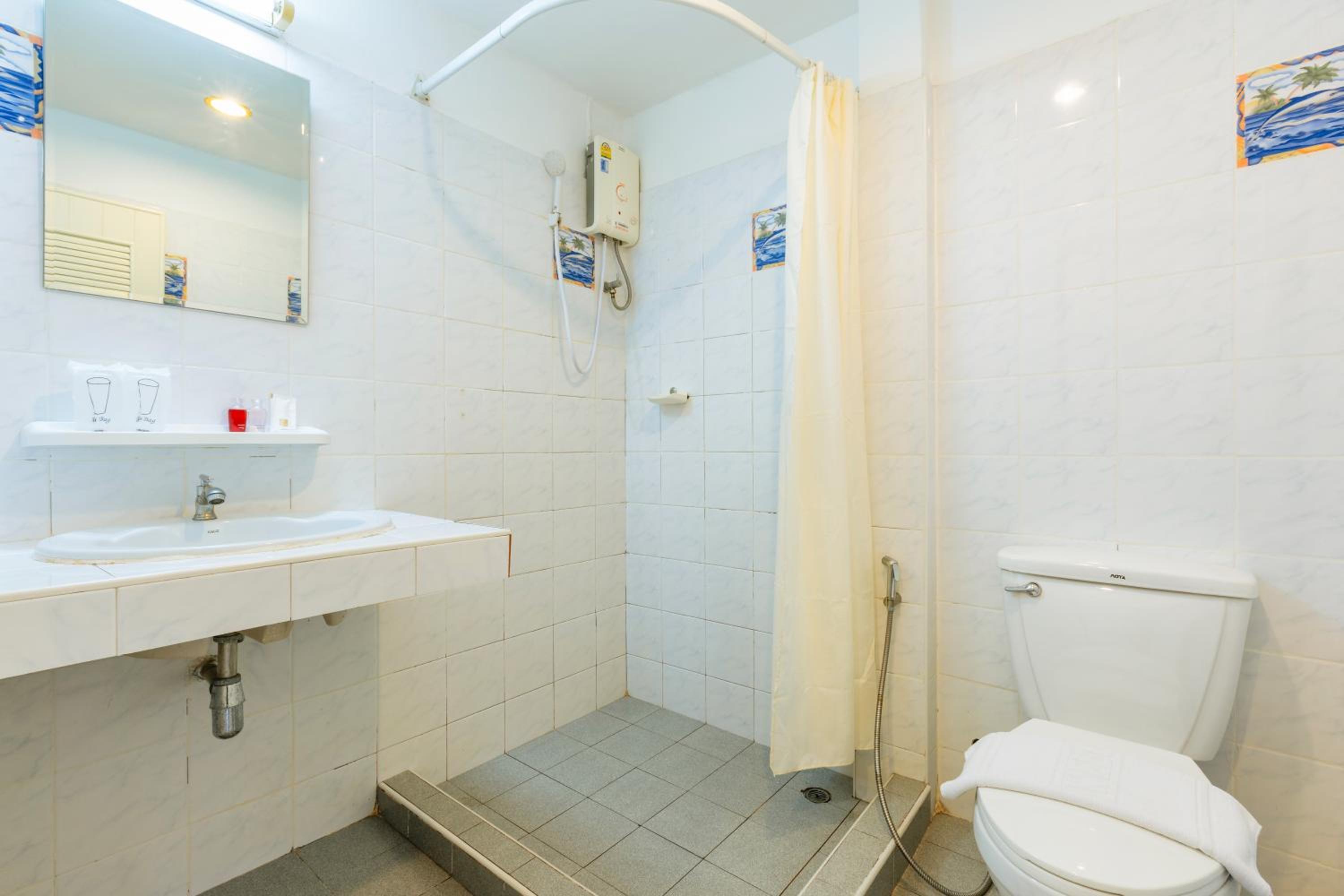Budget Double or Twin Room - No Balcony - Photo 8