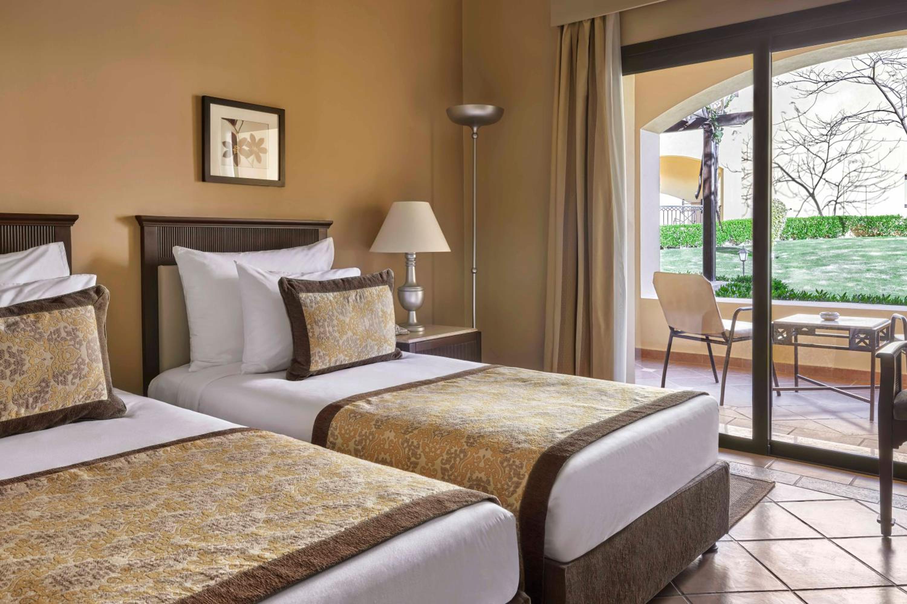 Superior, Queen or Twin Bed, Garden View - Photo 2