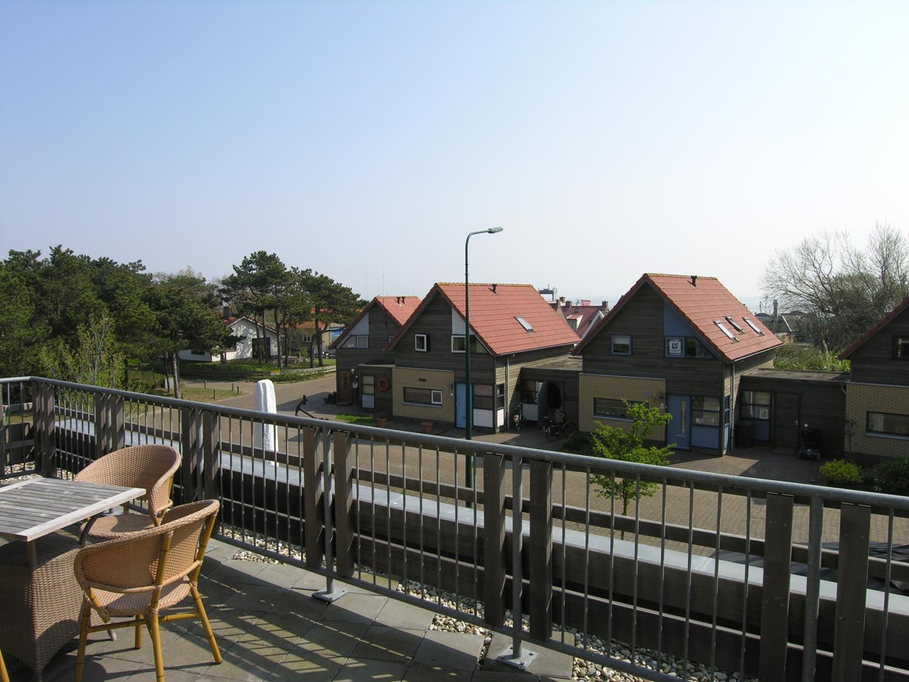 中型两卧室公寓,配有一张双层床和一张单人床