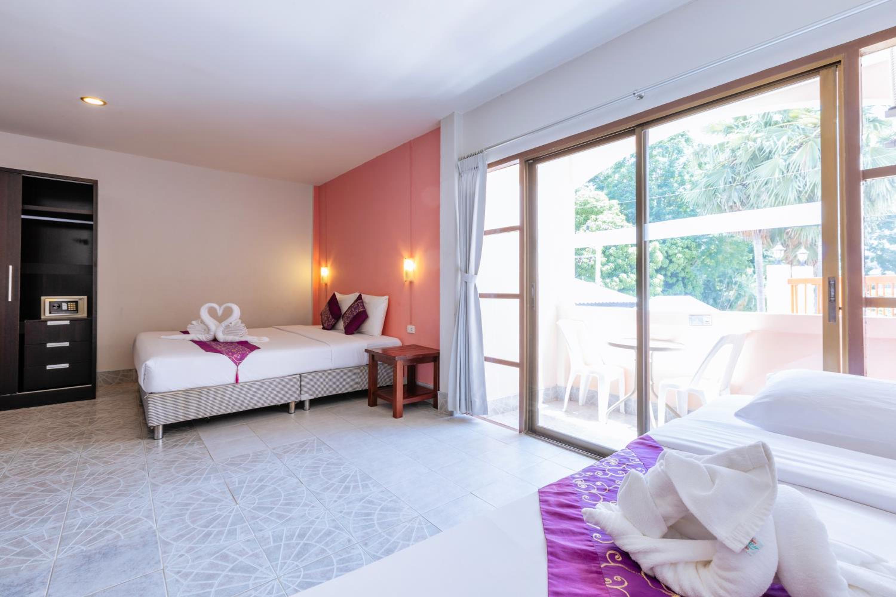 Triple Room with Balcony - Photo 1