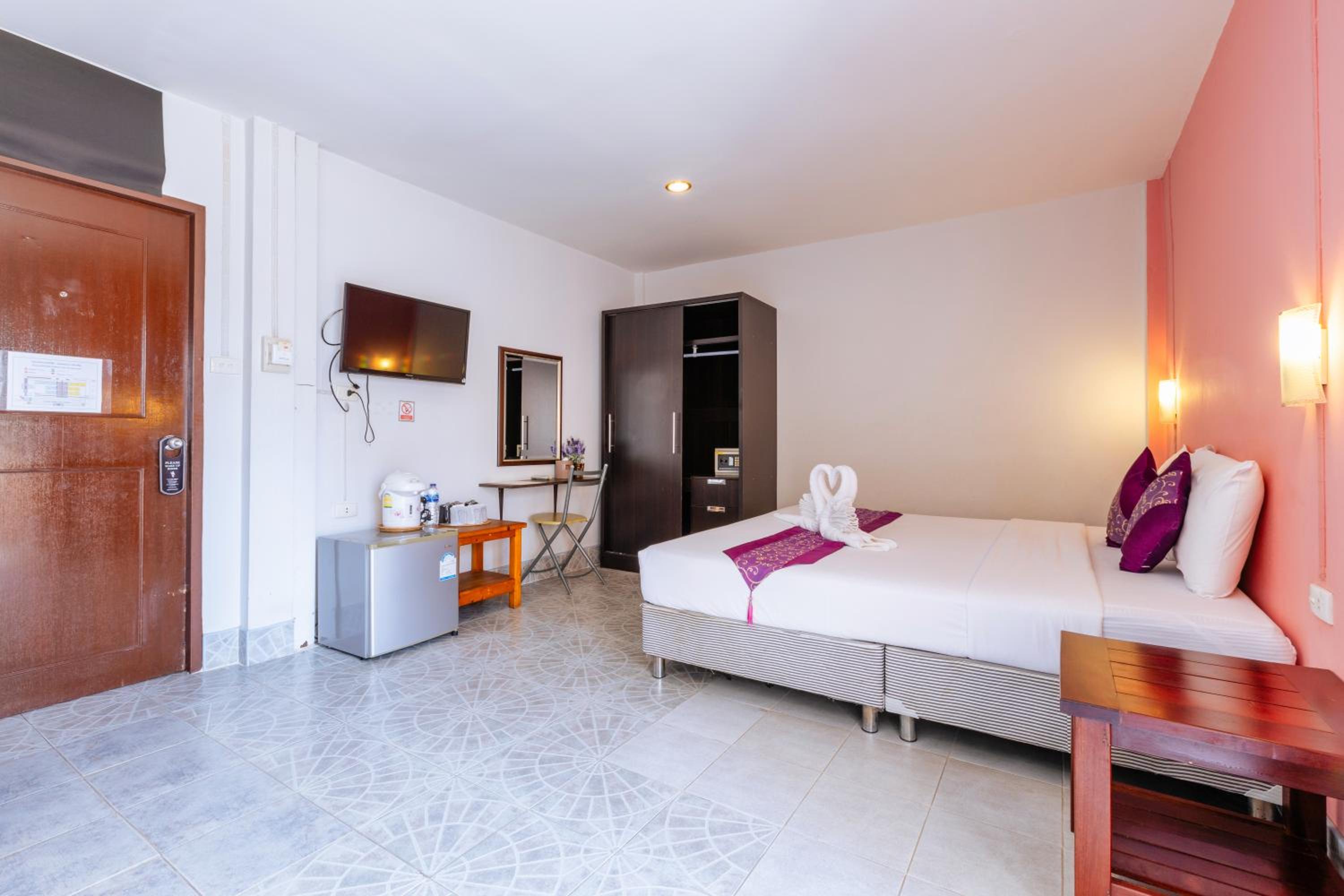 Triple Room with Balcony - Photo 3