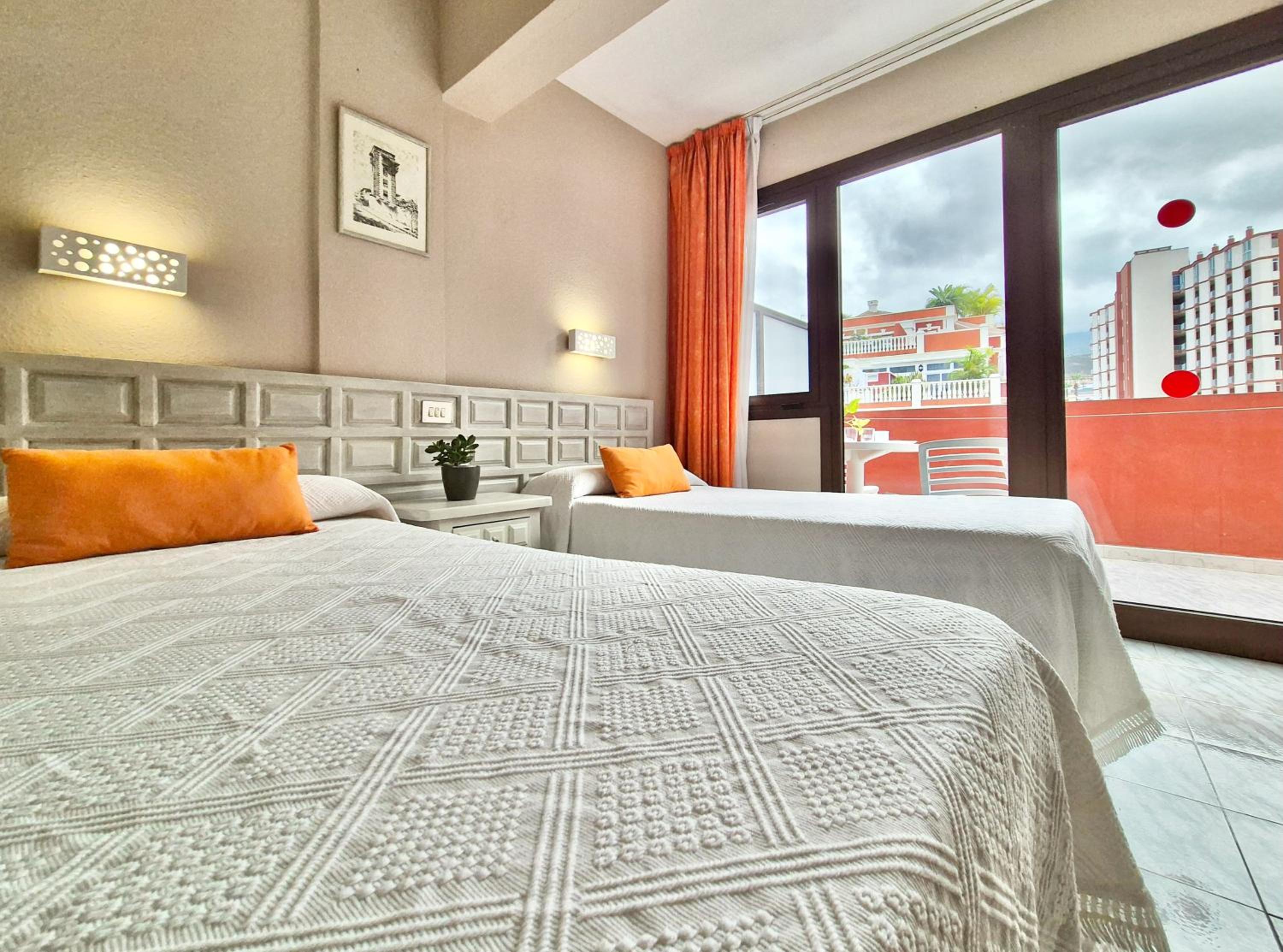 Apartamento de una habitación con balcón