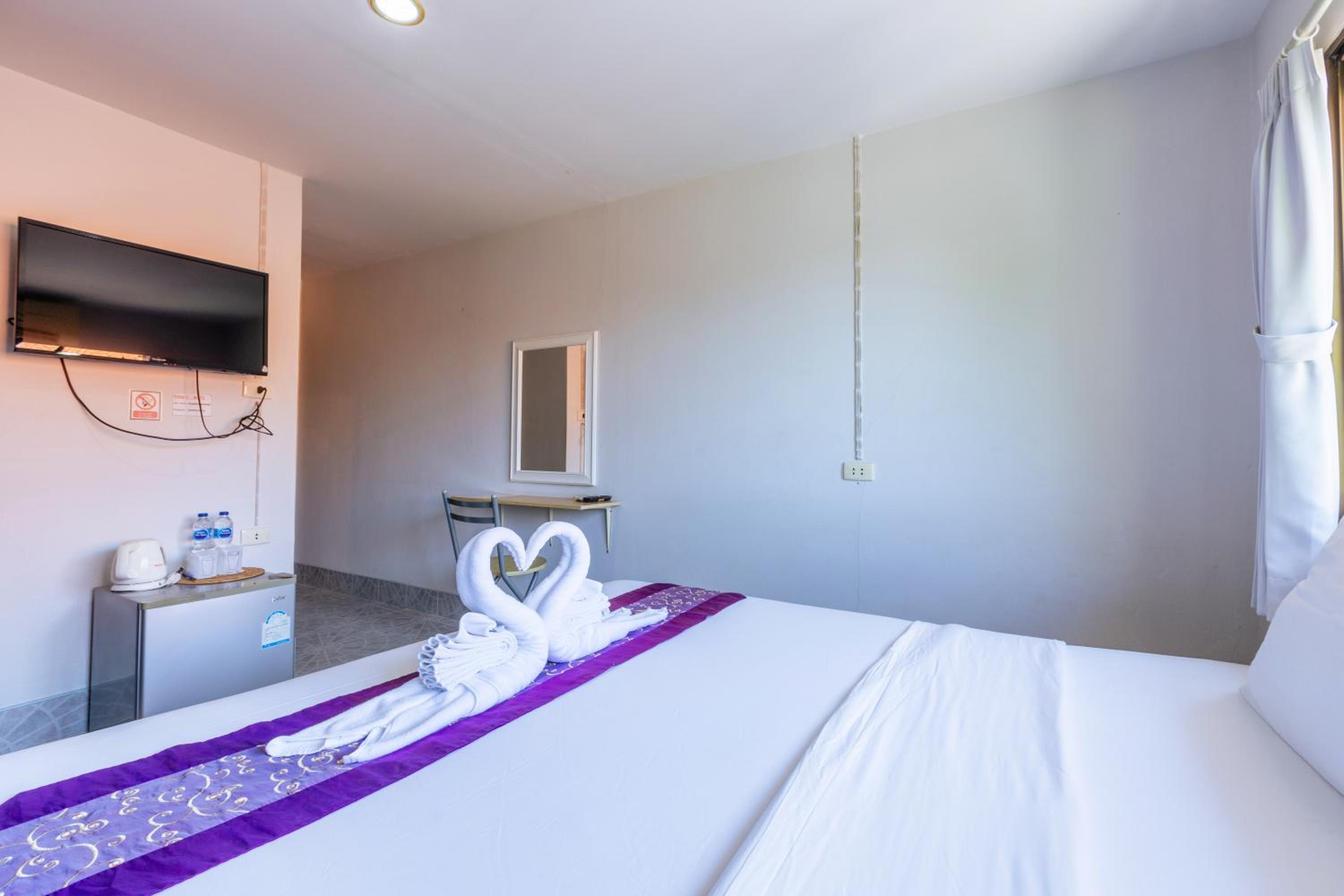Superior Double Room - No Balcony - Photo 7