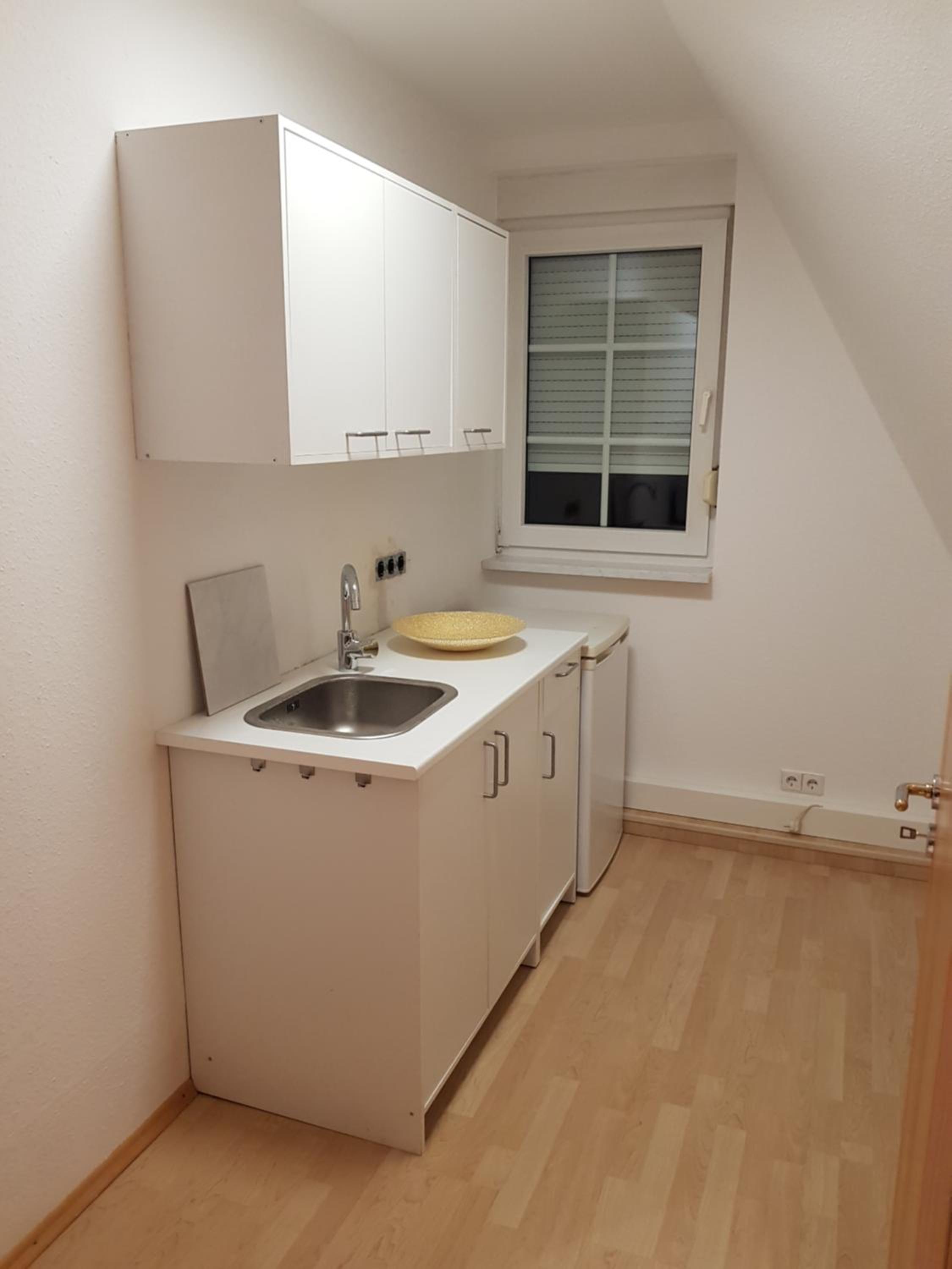 Single Room with Shared Bathroom photo 3