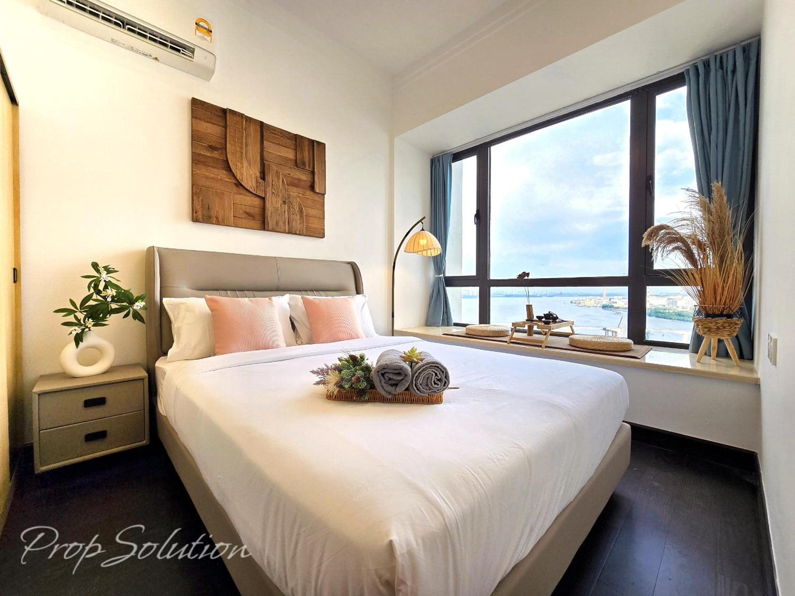 Three-Bedroom Apartment with Sea View photo 3