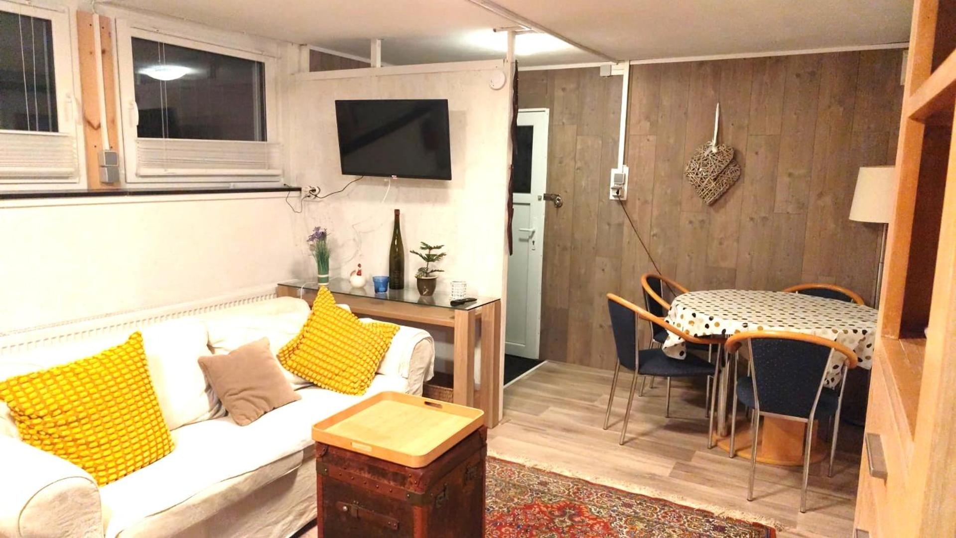 One-Bedroom Apartment - Non-Smoking photo 1