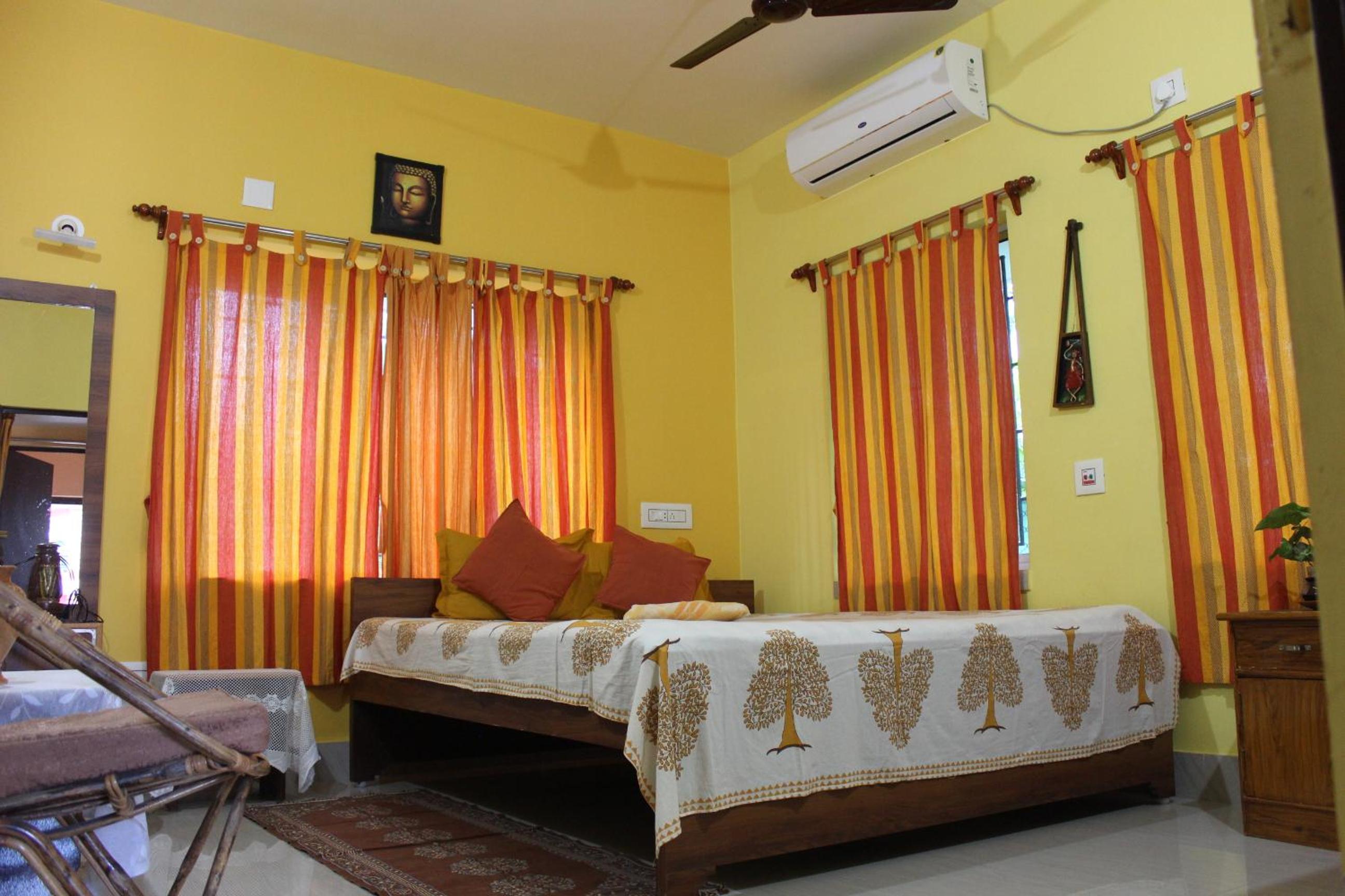 Deluxe Double Room with Balcony photo 2