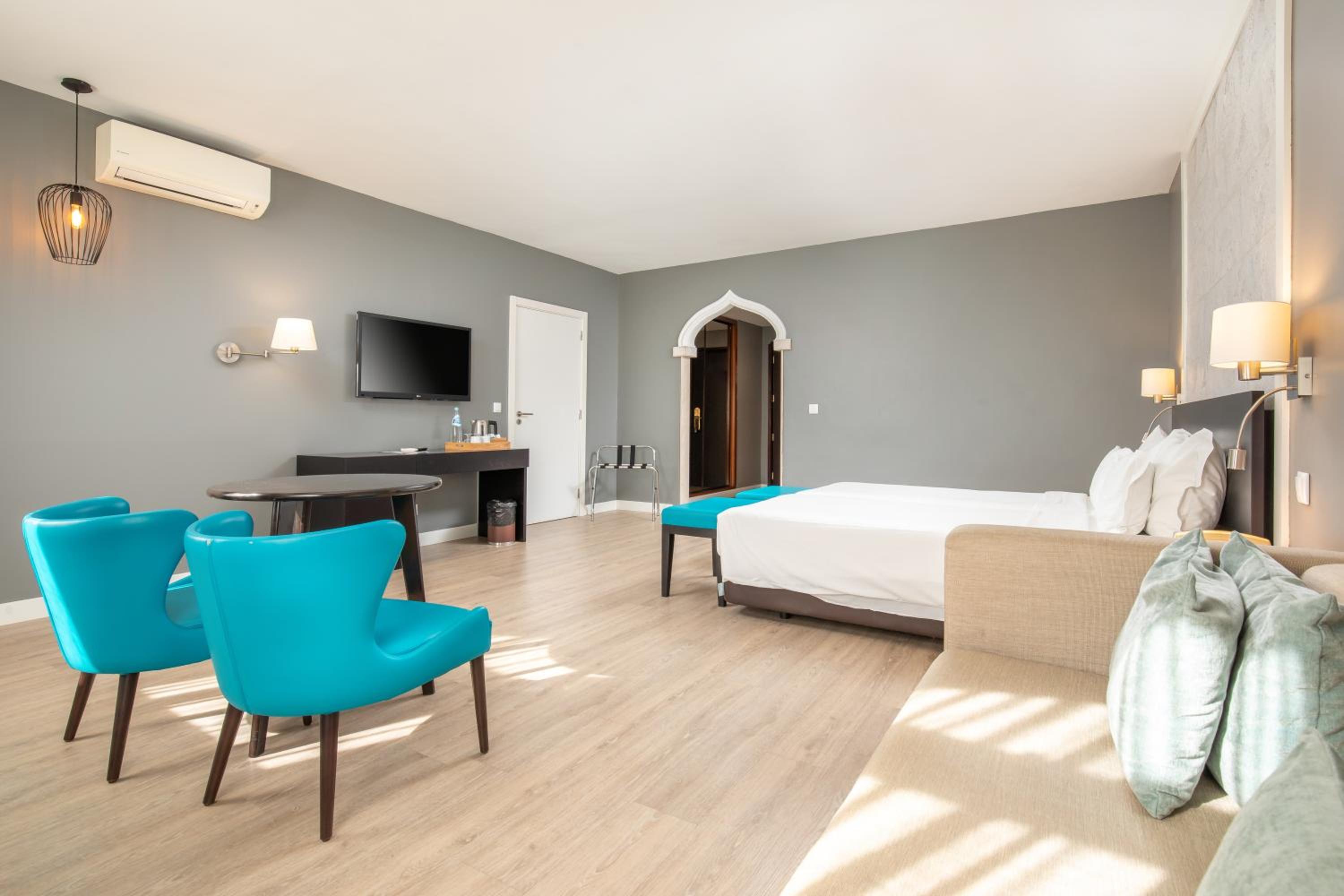 Twin Room - Disability Access and no balcony - Photo 2
